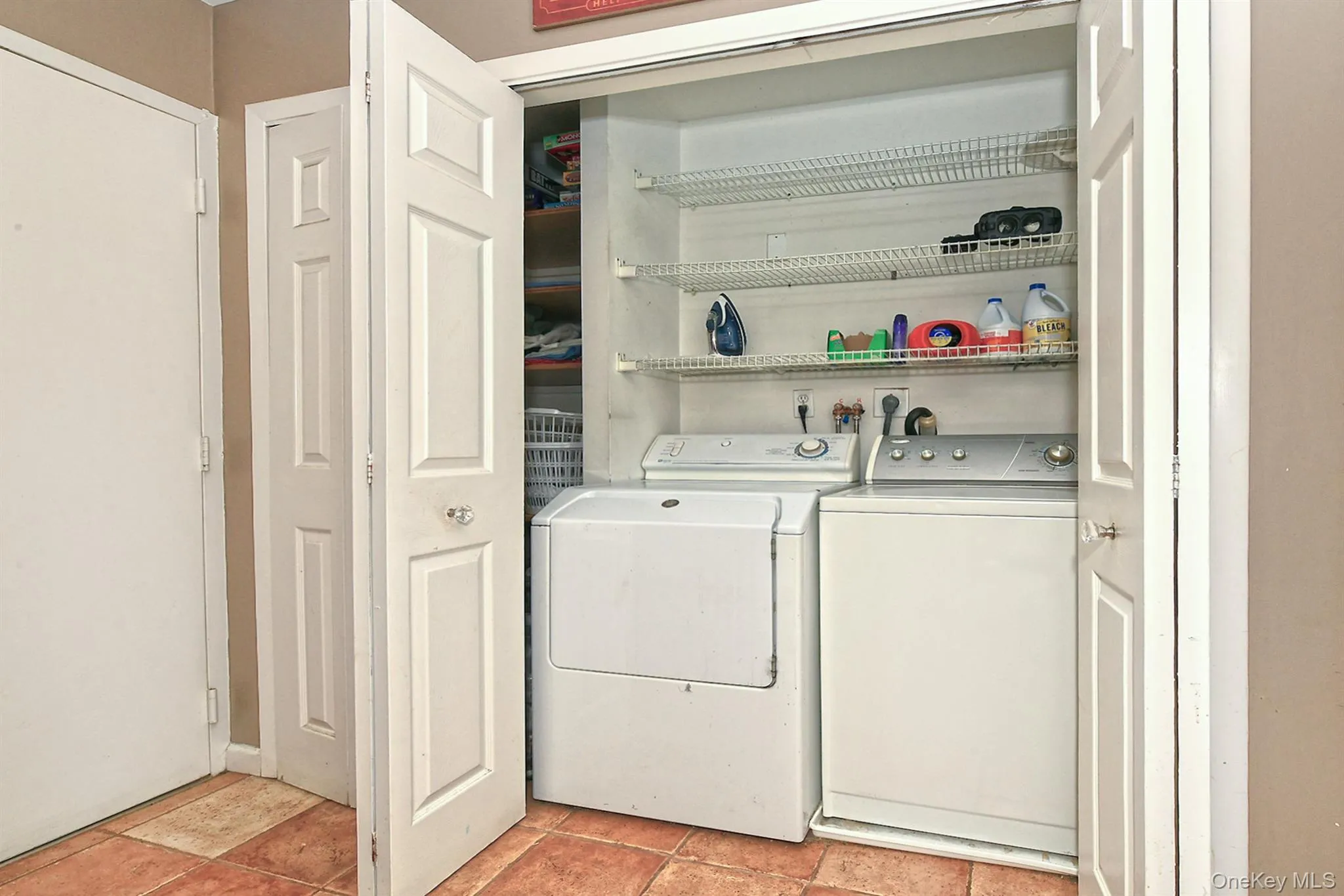 97 Elk Street, Huntington, NY, 4 Bedrooms Bedrooms, 10 Rooms Rooms,3 BathroomsBathrooms,Residential,For Rent,Elk,0,1023338 97 Elk Street, Huntington, NY, 4 Bedrooms Bedrooms, 10 Rooms Rooms,3 BathroomsBathrooms,Residential,For Rent,Elk,0,1023338