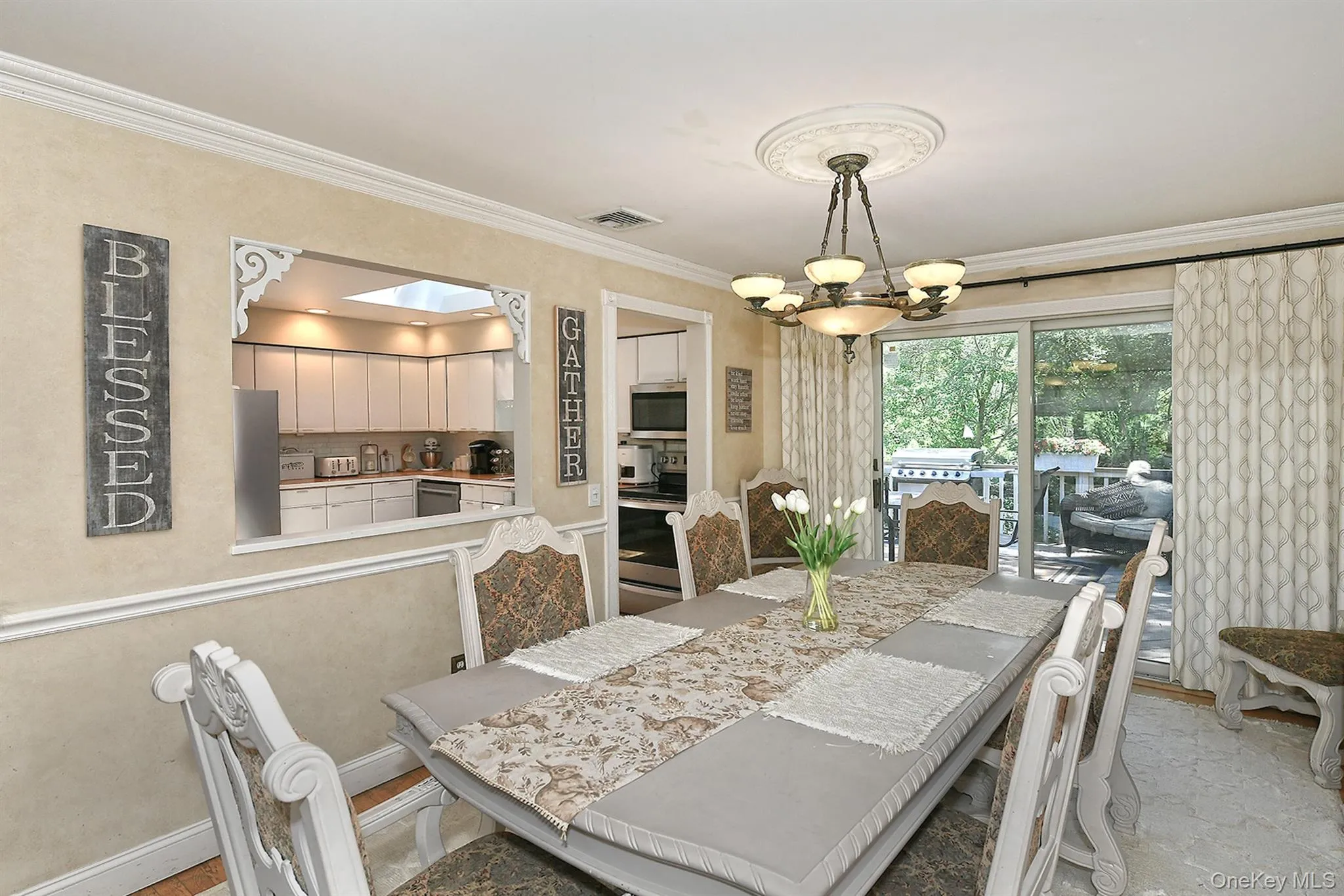97 Elk Street, Huntington, NY, 4 Bedrooms Bedrooms, 10 Rooms Rooms,3 BathroomsBathrooms,Residential,For Rent,Elk,0,1023338 97 Elk Street, Huntington, NY, 4 Bedrooms Bedrooms, 10 Rooms Rooms,3 BathroomsBathrooms,Residential,For Rent,Elk,0,1023338