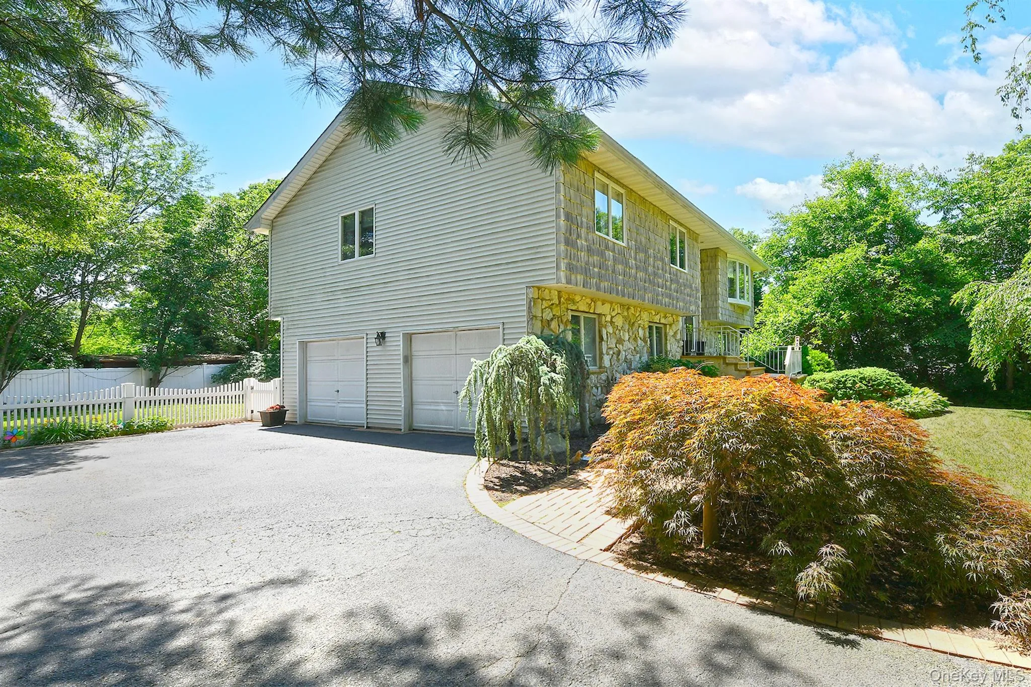 97 Elk Street, Huntington, NY, 4 Bedrooms Bedrooms, 10 Rooms Rooms,3 BathroomsBathrooms,Residential,For Rent,Elk,0,1023338 97 Elk Street, Huntington, NY, 4 Bedrooms Bedrooms, 10 Rooms Rooms,3 BathroomsBathrooms,Residential,For Rent,Elk,0,1023338