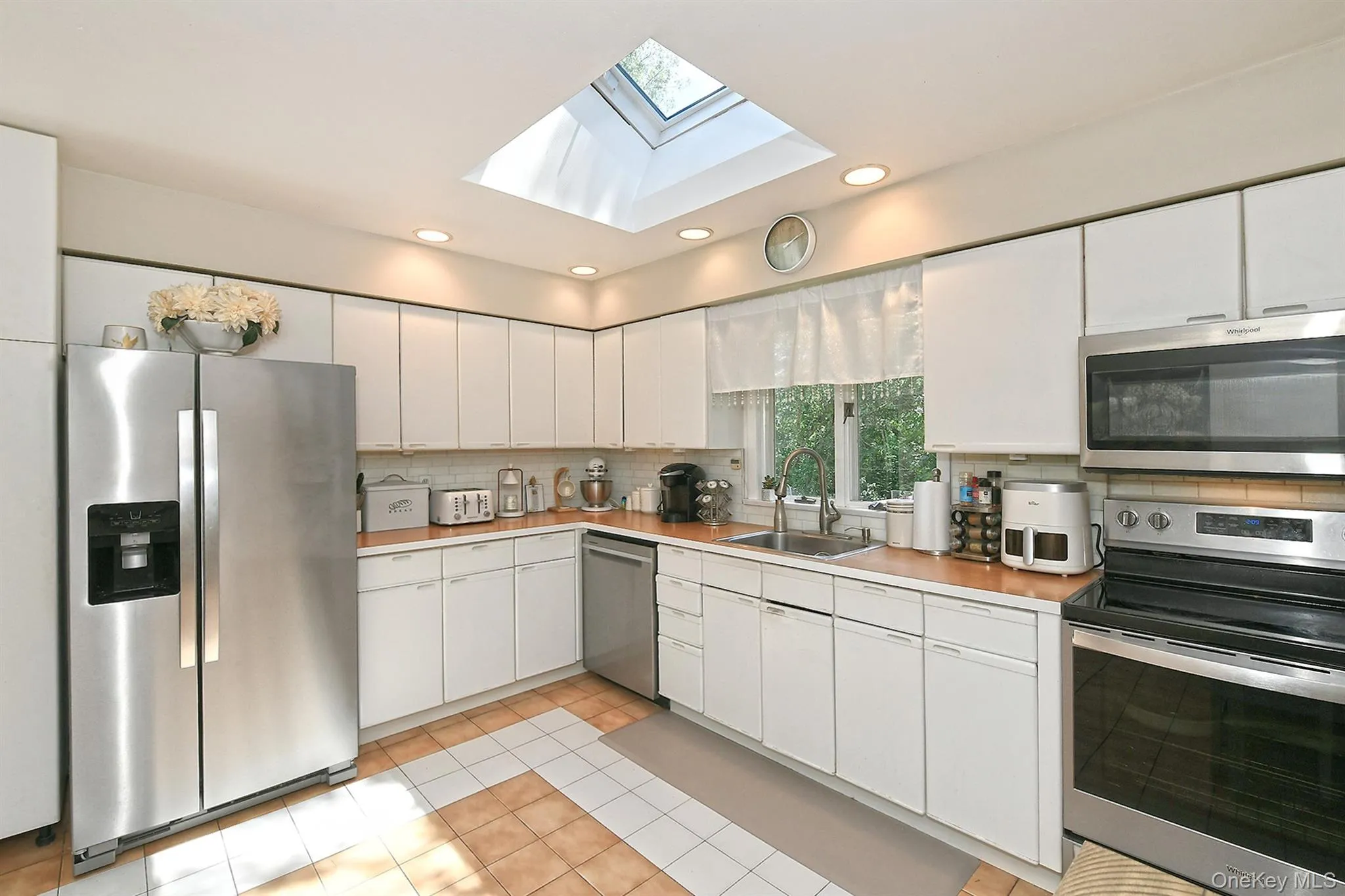 97 Elk Street, Huntington, NY, 4 Bedrooms Bedrooms, 10 Rooms Rooms,3 BathroomsBathrooms,Residential,For Rent,Elk,0,1023338 97 Elk Street, Huntington, NY, 4 Bedrooms Bedrooms, 10 Rooms Rooms,3 BathroomsBathrooms,Residential,For Rent,Elk,0,1023338