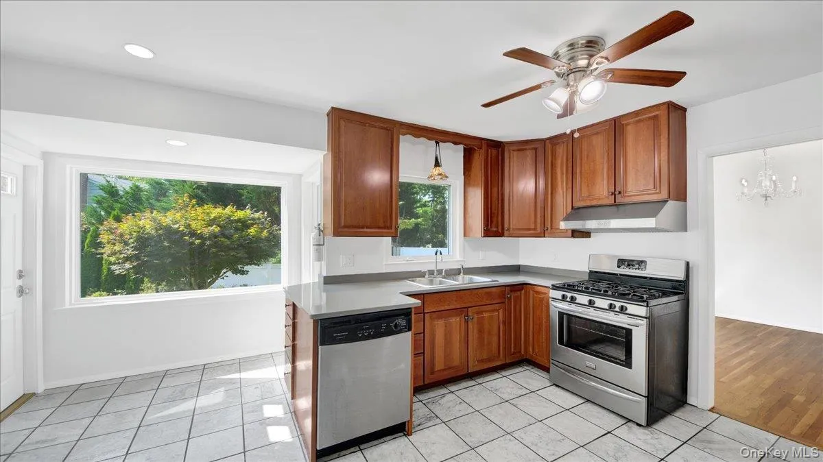 118 Van Etten Boulevard, New Rochelle, NY, 5 Bedrooms Bedrooms, 14 Rooms Rooms,4 BathroomsBathrooms,Residential Lease,For Rent,Van Etten,0,1023345 118 Van Etten Boulevard, New Rochelle, NY, 5 Bedrooms Bedrooms, 14 Rooms Rooms,4 BathroomsBathrooms,Residential Lease,For Rent,Van Etten,0,1023345