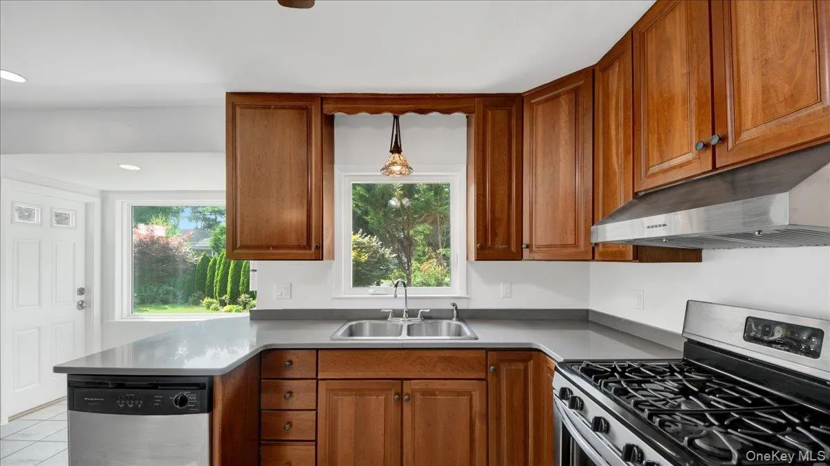 118 Van Etten Boulevard, New Rochelle, NY, 5 Bedrooms Bedrooms, 14 Rooms Rooms,4 BathroomsBathrooms,Residential Lease,For Rent,Van Etten,0,1023345 118 Van Etten Boulevard, New Rochelle, NY, 5 Bedrooms Bedrooms, 14 Rooms Rooms,4 BathroomsBathrooms,Residential Lease,For Rent,Van Etten,0,1023345
