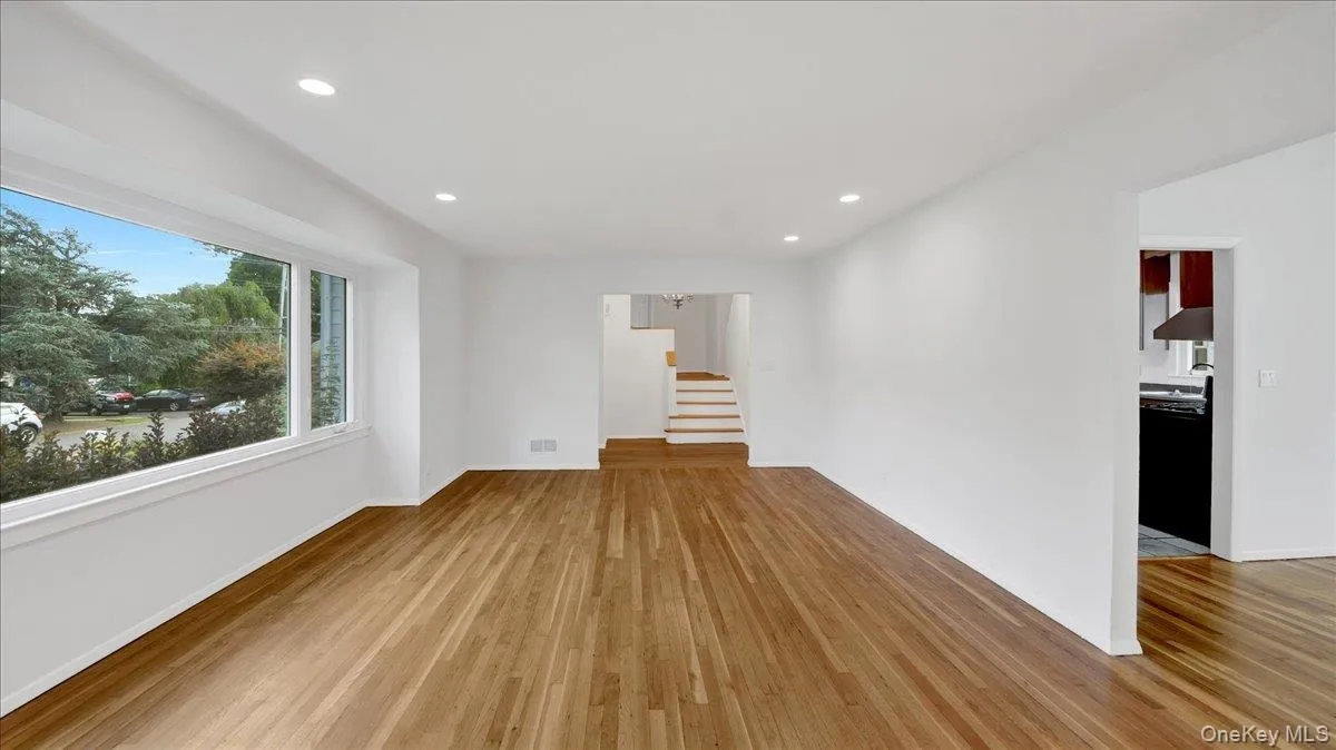 118 Van Etten Boulevard, New Rochelle, NY, 5 Bedrooms Bedrooms, 14 Rooms Rooms,4 BathroomsBathrooms,Residential Lease,For Rent,Van Etten,0,1023345 118 Van Etten Boulevard, New Rochelle, NY, 5 Bedrooms Bedrooms, 14 Rooms Rooms,4 BathroomsBathrooms,Residential Lease,For Rent,Van Etten,0,1023345
