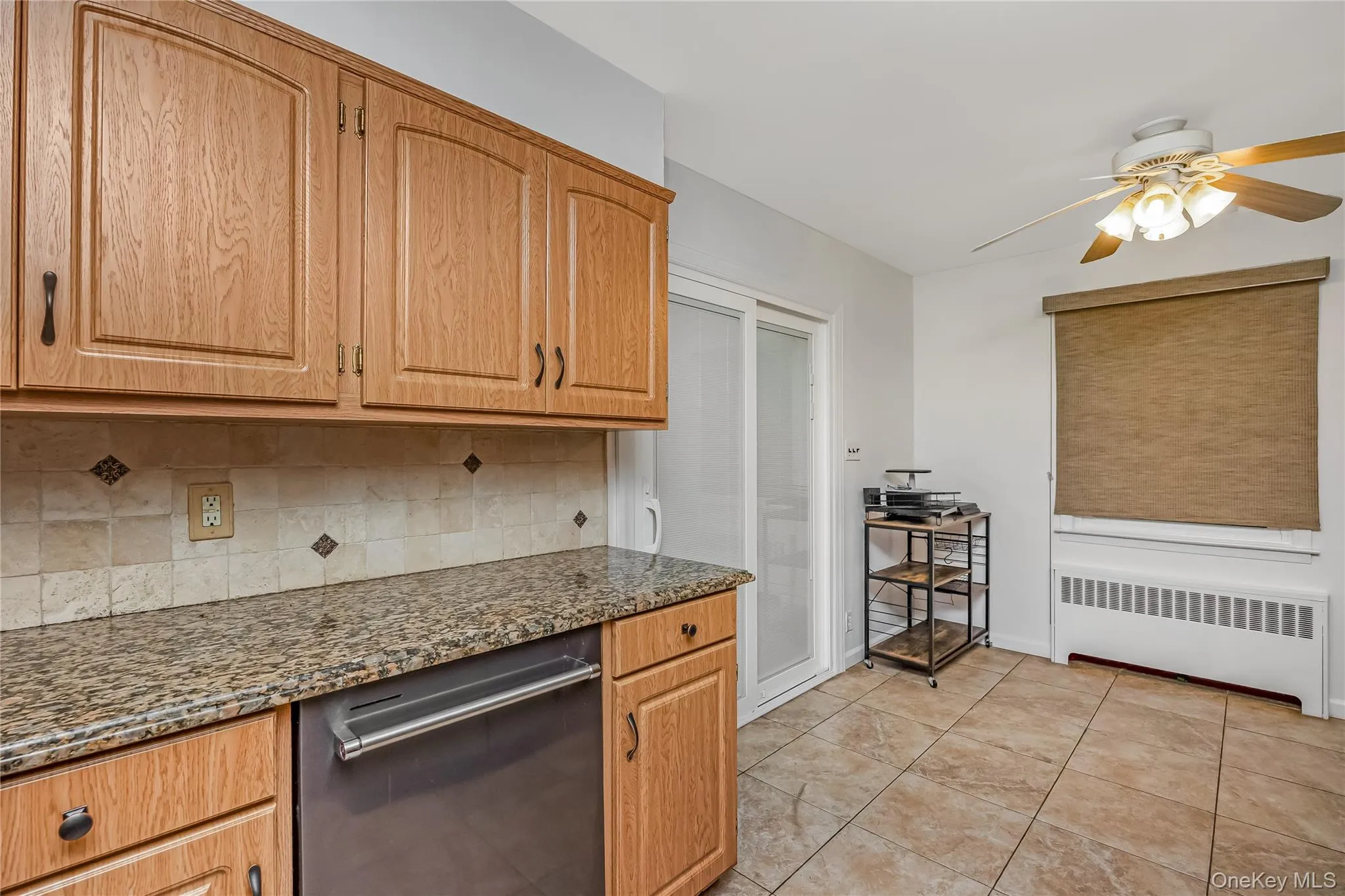 192 Sycamore Avenue, Oyster Bay, NY, 3 Bedrooms Bedrooms, 7 Rooms Rooms,2 BathroomsBathrooms,Residential,For Rent,Sycamore,0,1023346 192 Sycamore Avenue, Oyster Bay, NY, 3 Bedrooms Bedrooms, 7 Rooms Rooms,2 BathroomsBathrooms,Residential,For Rent,Sycamore,0,1023346