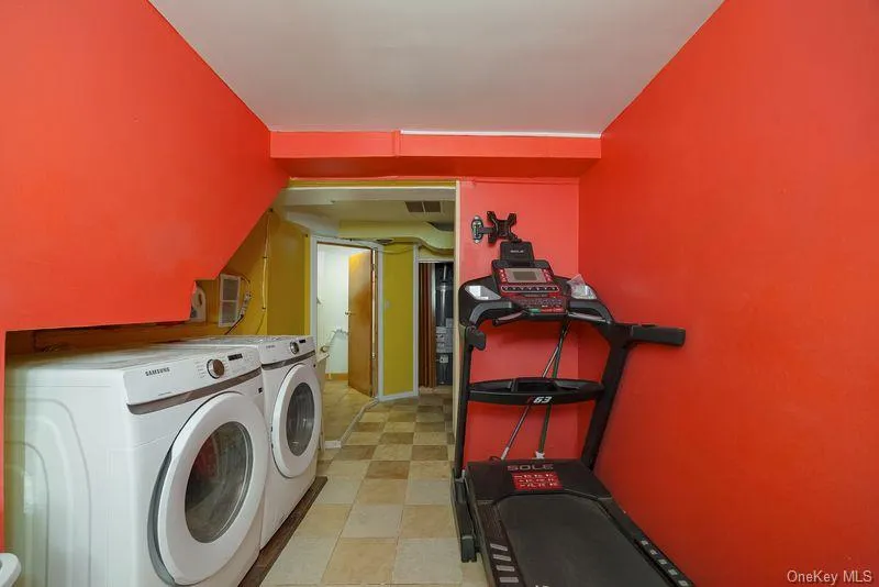 88 Innis Avenue, Poughkeepsie (town), NY, 3 Bedrooms Bedrooms, 7 Rooms Rooms,2 BathroomsBathrooms,Residential,For Rent,Innis,0,1023350 88 Innis Avenue, Poughkeepsie (town), NY, 3 Bedrooms Bedrooms, 7 Rooms Rooms,2 BathroomsBathrooms,Residential,For Rent,Innis,0,1023350