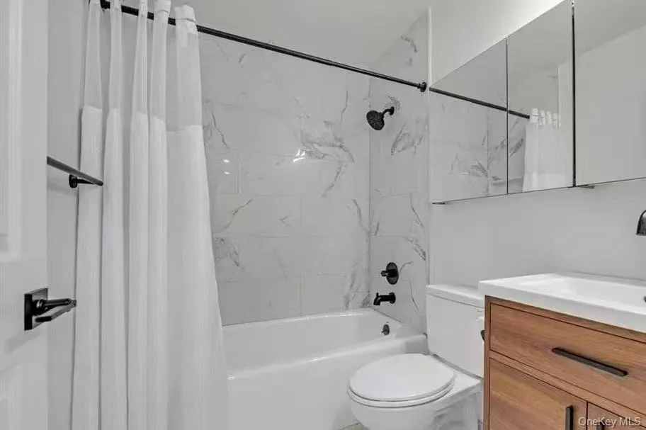 2-40 Oak Park Drive, New York, NY, 2 Bedrooms Bedrooms, 8 Rooms Rooms,2 BathroomsBathrooms,Residential Lease,For Rent,Oak Park Drive,0,1023355 2-40 Oak Park Drive, New York, NY, 2 Bedrooms Bedrooms, 8 Rooms Rooms,2 BathroomsBathrooms,Residential Lease,For Rent,Oak Park Drive,0,1023355