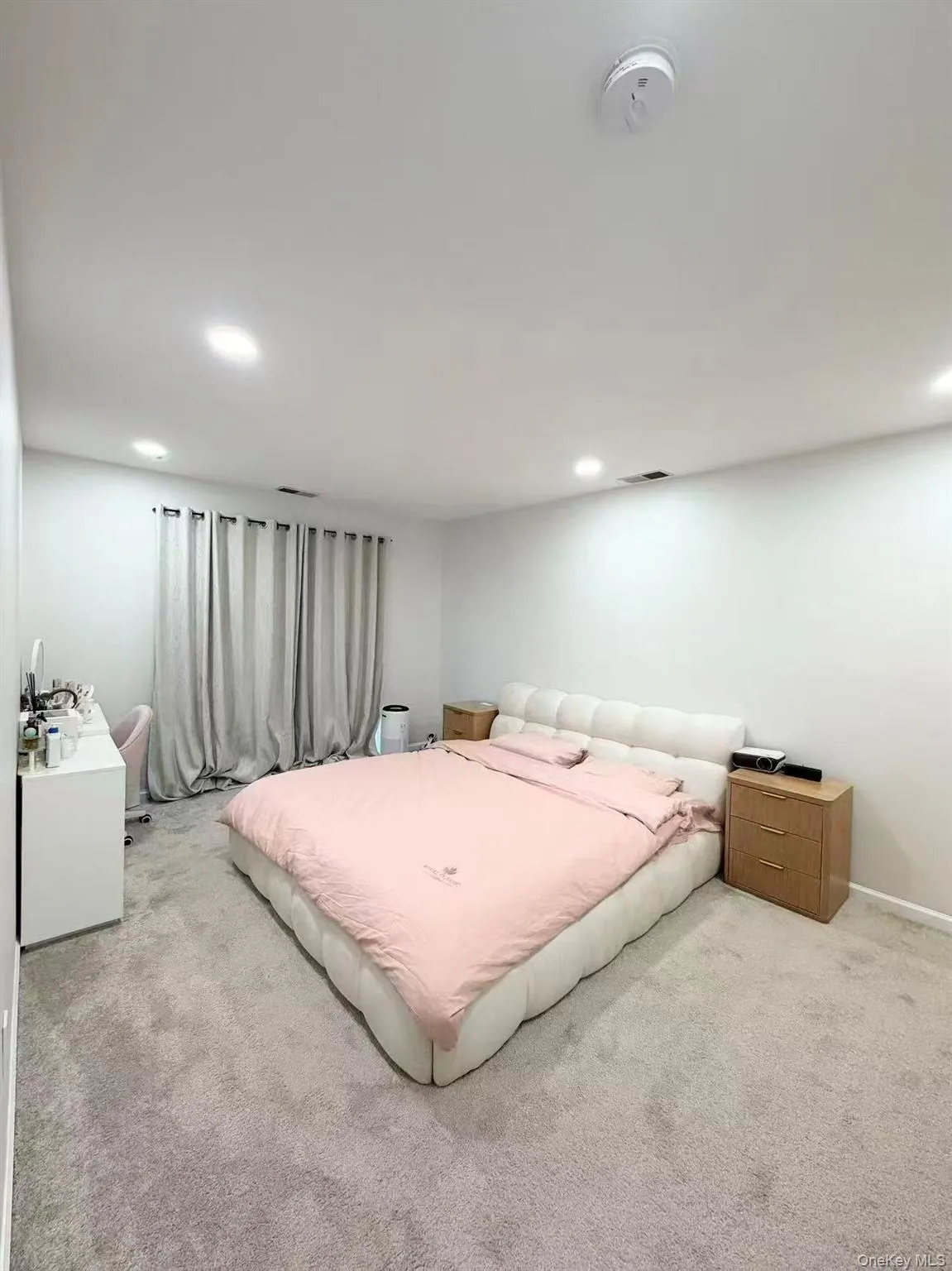 2-40 Oak Park Drive, New York, NY, 2 Bedrooms Bedrooms, 8 Rooms Rooms,2 BathroomsBathrooms,Residential Lease,For Rent,Oak Park Drive,0,1023355 2-40 Oak Park Drive, New York, NY, 2 Bedrooms Bedrooms, 8 Rooms Rooms,2 BathroomsBathrooms,Residential Lease,For Rent,Oak Park Drive,0,1023355