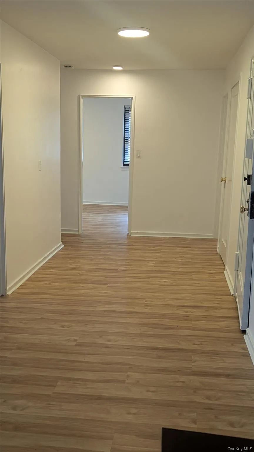 4 West Mill Drive, North Hempstead, NY, 2 Bedrooms Bedrooms, 5 Rooms Rooms,1 BathroomBathrooms,Residential,For Rent,West Mill,0,1023357 4 West Mill Drive, North Hempstead, NY, 2 Bedrooms Bedrooms, 5 Rooms Rooms,1 BathroomBathrooms,Residential,For Rent,West Mill,0,1023357