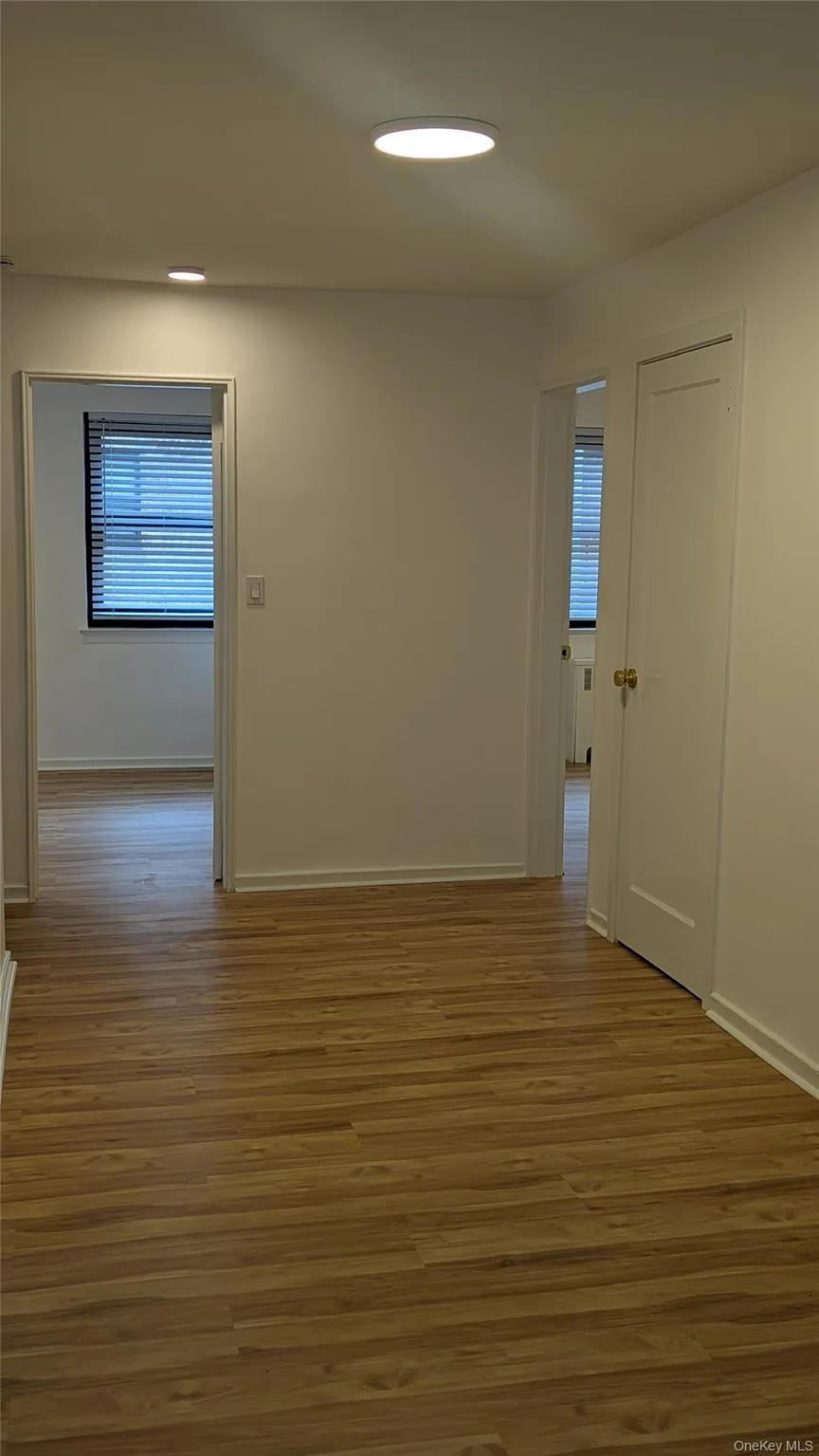 4 West Mill Drive, North Hempstead, NY, 2 Bedrooms Bedrooms, 5 Rooms Rooms,1 BathroomBathrooms,Residential,For Rent,West Mill,0,1023357 4 West Mill Drive, North Hempstead, NY, 2 Bedrooms Bedrooms, 5 Rooms Rooms,1 BathroomBathrooms,Residential,For Rent,West Mill,0,1023357