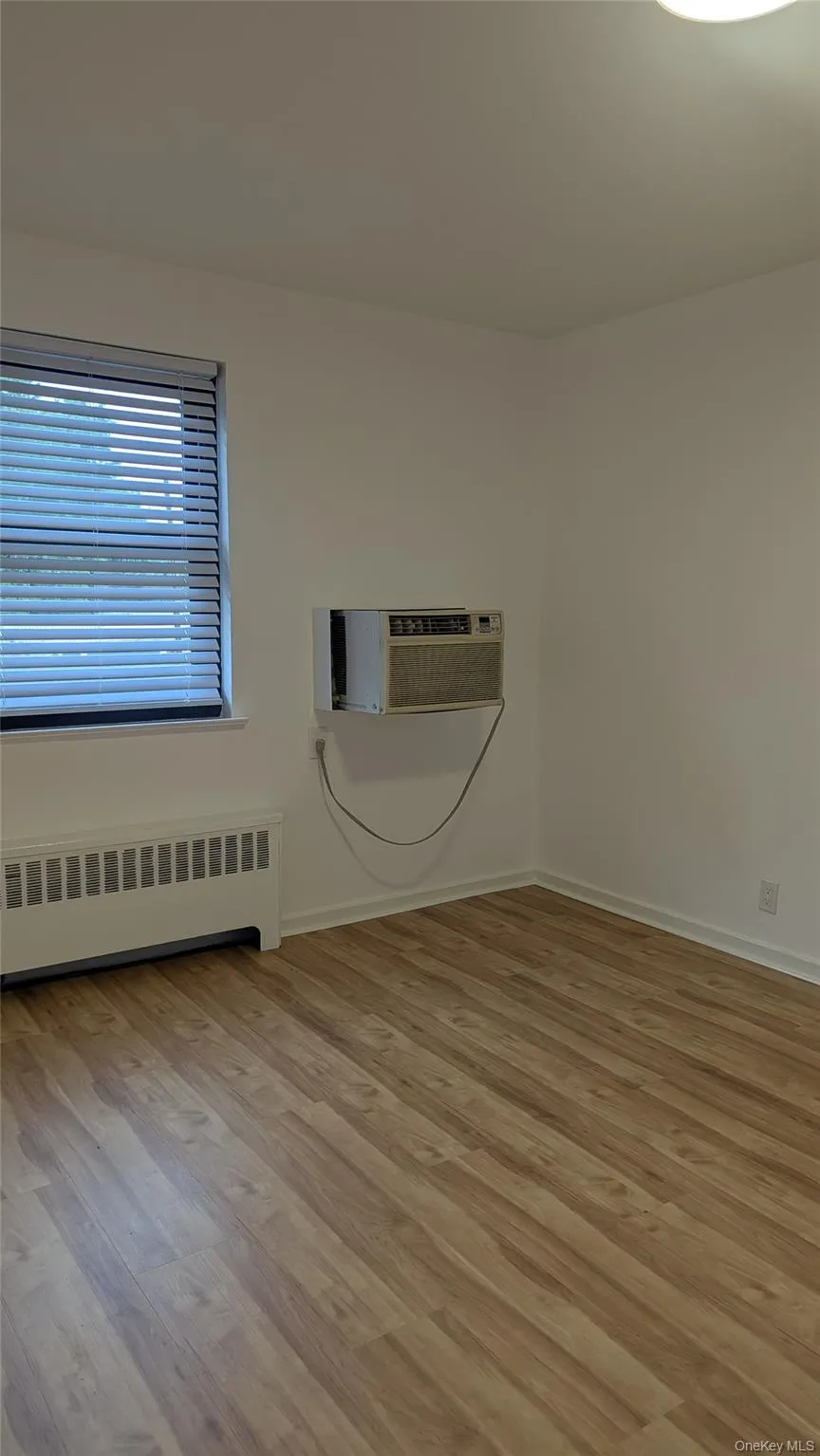4 West Mill Drive, North Hempstead, NY, 2 Bedrooms Bedrooms, 5 Rooms Rooms,1 BathroomBathrooms,Residential,For Rent,West Mill,0,1023357 4 West Mill Drive, North Hempstead, NY, 2 Bedrooms Bedrooms, 5 Rooms Rooms,1 BathroomBathrooms,Residential,For Rent,West Mill,0,1023357