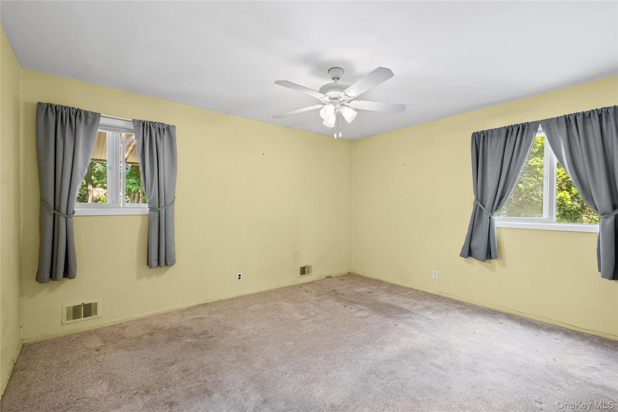 259 Burr Road, Huntington, NY, 3 Bedrooms Bedrooms, 8 Rooms Rooms,1 BathroomBathrooms,Residential,For Rent,Burr,0,1023359 259 Burr Road, Huntington, NY, 3 Bedrooms Bedrooms, 8 Rooms Rooms,1 BathroomBathrooms,Residential,For Rent,Burr,0,1023359
