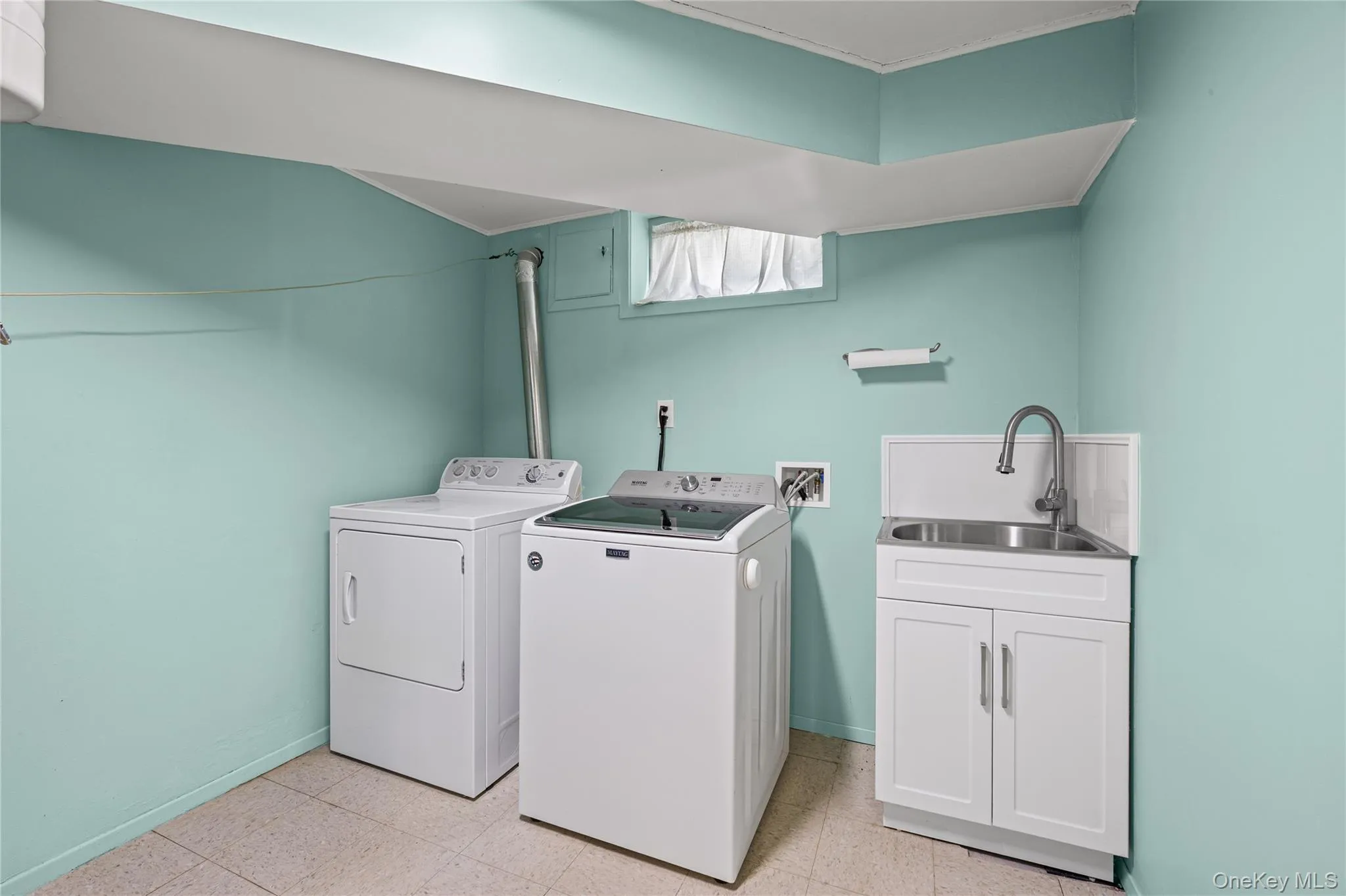 259 Burr Road, Huntington, NY, 3 Bedrooms Bedrooms, 8 Rooms Rooms,1 BathroomBathrooms,Residential,For Rent,Burr,0,1023359 259 Burr Road, Huntington, NY, 3 Bedrooms Bedrooms, 8 Rooms Rooms,1 BathroomBathrooms,Residential,For Rent,Burr,0,1023359