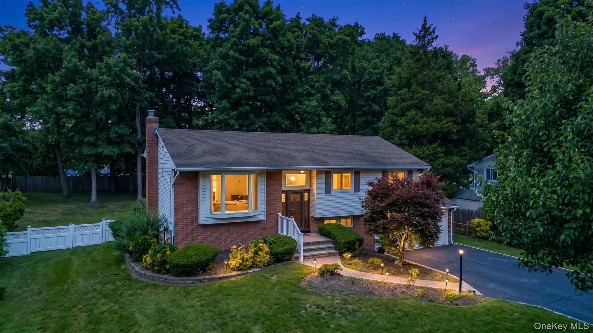259 Burr Road, Huntington, NY, 3 Bedrooms Bedrooms, 8 Rooms Rooms,1 BathroomBathrooms,Residential,For Rent,Burr,0,1023359 259 Burr Road, Huntington, NY, 3 Bedrooms Bedrooms, 8 Rooms Rooms,1 BathroomBathrooms,Residential,For Rent,Burr,0,1023359