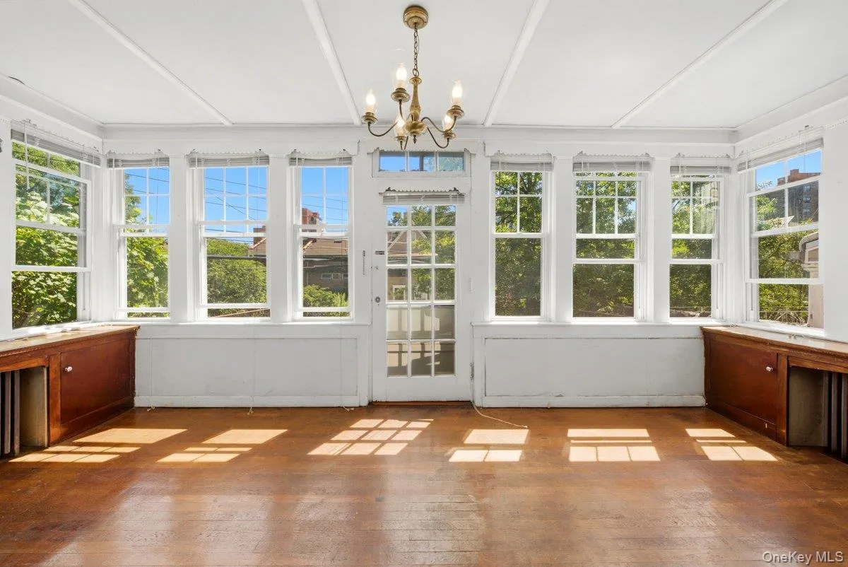 5633 Post Road, New York, NY, 3 Bedrooms Bedrooms, 9 Rooms Rooms,1 BathroomBathrooms,Residential,For Rent,Post,0,1023363 5633 Post Road, New York, NY, 3 Bedrooms Bedrooms, 9 Rooms Rooms,1 BathroomBathrooms,Residential,For Rent,Post,0,1023363