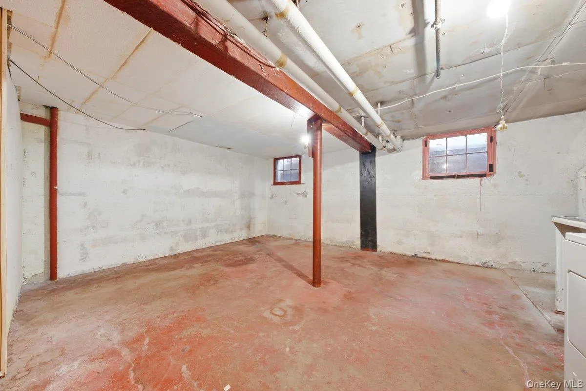 5633 Post Road, New York, NY, 3 Bedrooms Bedrooms, 9 Rooms Rooms,1 BathroomBathrooms,Residential,For Rent,Post,0,1023363 5633 Post Road, New York, NY, 3 Bedrooms Bedrooms, 9 Rooms Rooms,1 BathroomBathrooms,Residential,For Rent,Post,0,1023363