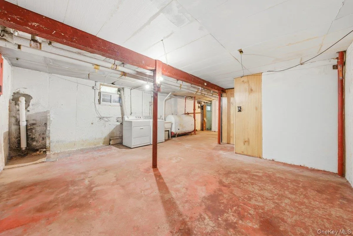 5633 Post Road, New York, NY, 3 Bedrooms Bedrooms, 9 Rooms Rooms,1 BathroomBathrooms,Residential,For Rent,Post,0,1023363 5633 Post Road, New York, NY, 3 Bedrooms Bedrooms, 9 Rooms Rooms,1 BathroomBathrooms,Residential,For Rent,Post,0,1023363