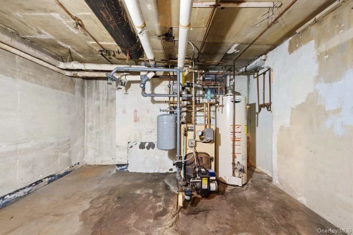 5633 Post Road, New York, NY, 3 Bedrooms Bedrooms, 9 Rooms Rooms,1 BathroomBathrooms,Residential,For Rent,Post,0,1023363 5633 Post Road, New York, NY, 3 Bedrooms Bedrooms, 9 Rooms Rooms,1 BathroomBathrooms,Residential,For Rent,Post,0,1023363