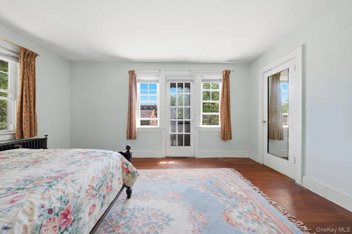 5633 Post Road, New York, NY, 3 Bedrooms Bedrooms, 9 Rooms Rooms,1 BathroomBathrooms,Residential,For Rent,Post,0,1023363 5633 Post Road, New York, NY, 3 Bedrooms Bedrooms, 9 Rooms Rooms,1 BathroomBathrooms,Residential,For Rent,Post,0,1023363