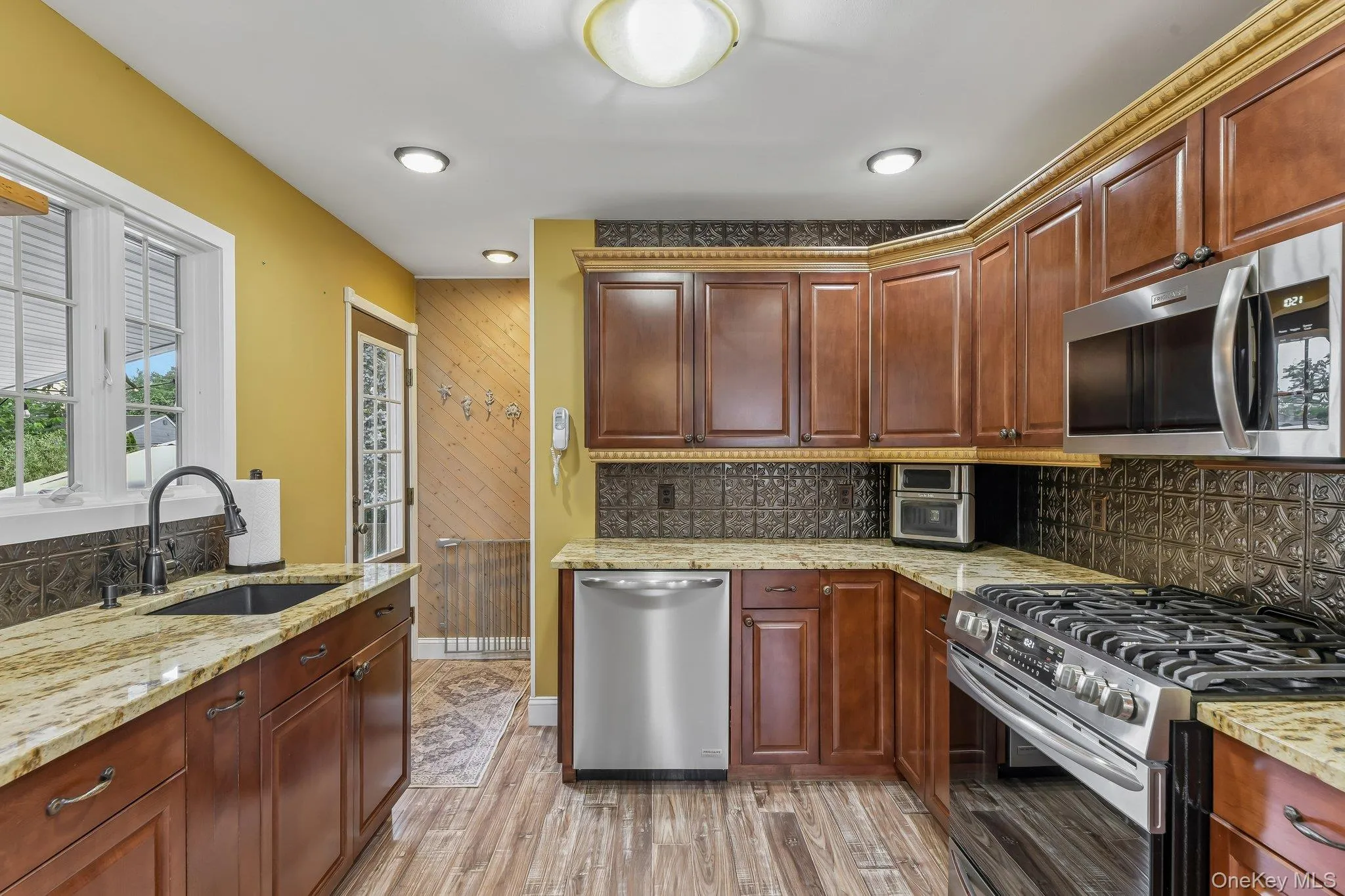 3745 Locust Avenue, Hempstead, NY, 3 Bedrooms Bedrooms, 6 Rooms Rooms,2 BathroomsBathrooms,Residential,For Rent,Locust,0,1023366 3745 Locust Avenue, Hempstead, NY, 3 Bedrooms Bedrooms, 6 Rooms Rooms,2 BathroomsBathrooms,Residential,For Rent,Locust,0,1023366