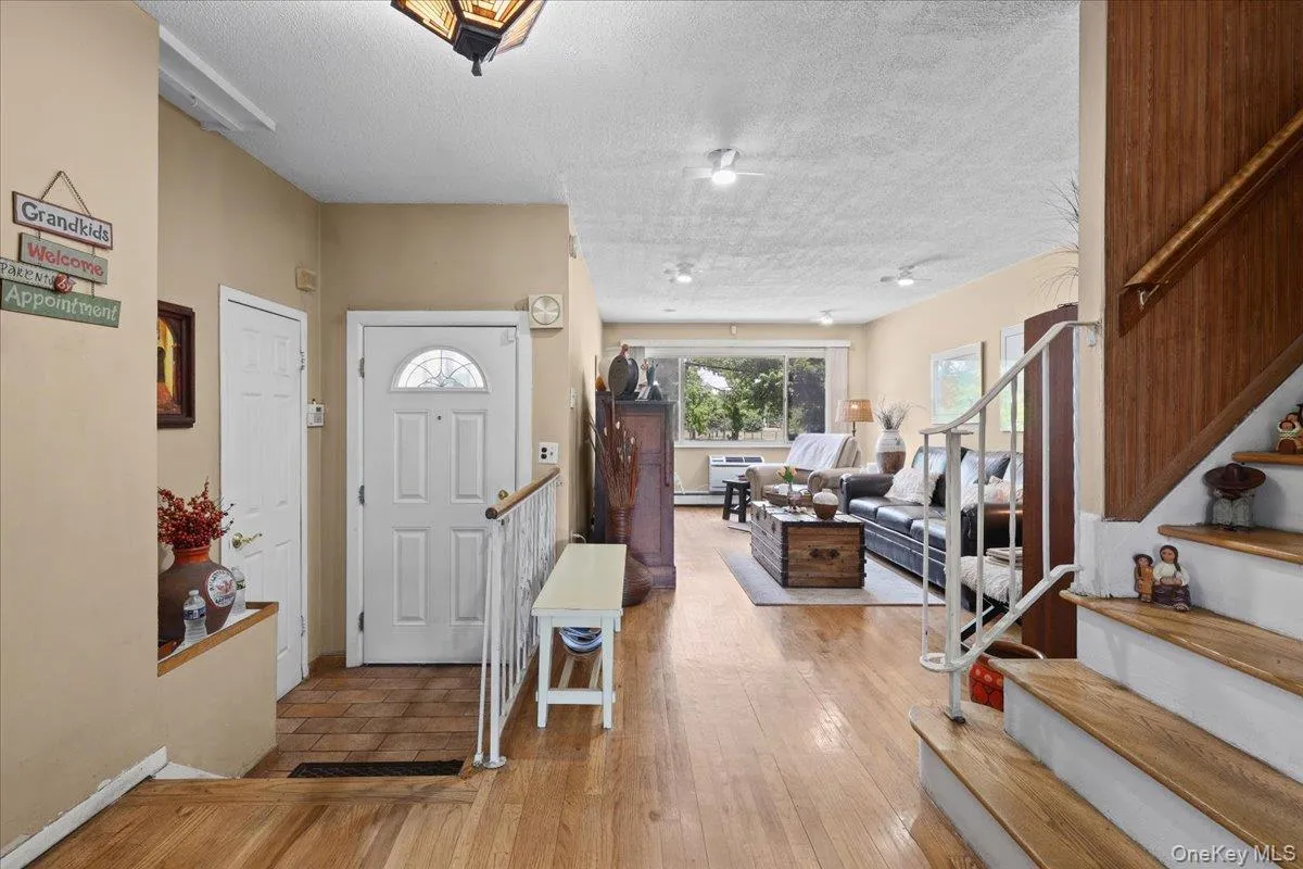 3132 Ampere Avenue, New York, NY, 3 Bedrooms Bedrooms, 8 Rooms Rooms,2 BathroomsBathrooms,Residential,For Rent,Ampere,0,1023372 3132 Ampere Avenue, New York, NY, 3 Bedrooms Bedrooms, 8 Rooms Rooms,2 BathroomsBathrooms,Residential,For Rent,Ampere,0,1023372