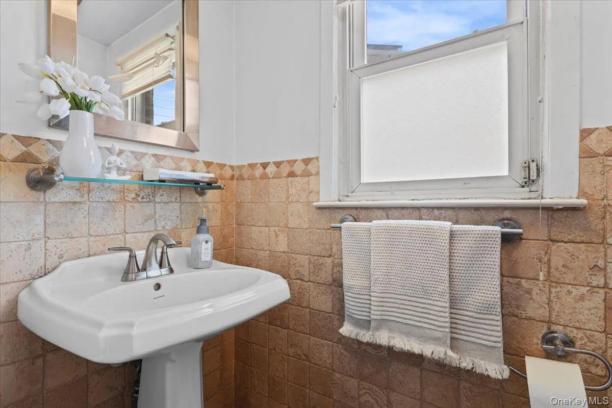 3132 Ampere Avenue, New York, NY, 3 Bedrooms Bedrooms, 8 Rooms Rooms,2 BathroomsBathrooms,Residential,For Rent,Ampere,0,1023372 3132 Ampere Avenue, New York, NY, 3 Bedrooms Bedrooms, 8 Rooms Rooms,2 BathroomsBathrooms,Residential,For Rent,Ampere,0,1023372