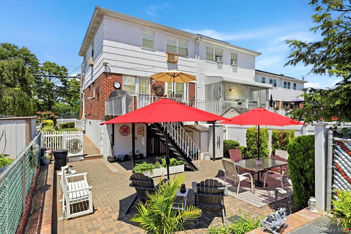 3132 Ampere Avenue, New York, NY, 3 Bedrooms Bedrooms, 8 Rooms Rooms,2 BathroomsBathrooms,Residential,For Rent,Ampere,0,1023372 3132 Ampere Avenue, New York, NY, 3 Bedrooms Bedrooms, 8 Rooms Rooms,2 BathroomsBathrooms,Residential,For Rent,Ampere,0,1023372