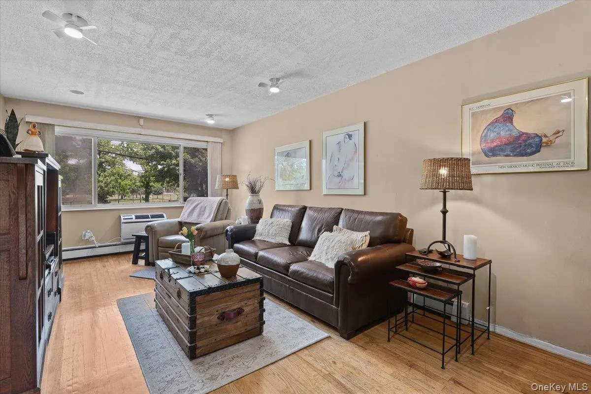 3132 Ampere Avenue, New York, NY, 3 Bedrooms Bedrooms, 8 Rooms Rooms,2 BathroomsBathrooms,Residential,For Rent,Ampere,0,1023372 3132 Ampere Avenue, New York, NY, 3 Bedrooms Bedrooms, 8 Rooms Rooms,2 BathroomsBathrooms,Residential,For Rent,Ampere,0,1023372