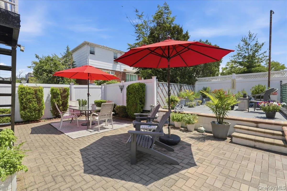 3132 Ampere Avenue, New York, NY, 3 Bedrooms Bedrooms, 8 Rooms Rooms,2 BathroomsBathrooms,Residential,For Rent,Ampere,0,1023372 3132 Ampere Avenue, New York, NY, 3 Bedrooms Bedrooms, 8 Rooms Rooms,2 BathroomsBathrooms,Residential,For Rent,Ampere,0,1023372