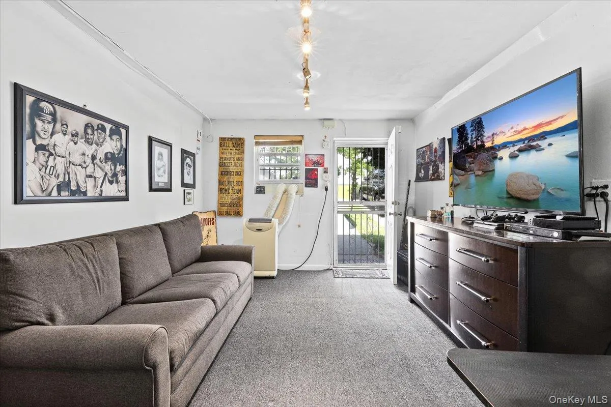 3132 Ampere Avenue, New York, NY, 3 Bedrooms Bedrooms, 8 Rooms Rooms,2 BathroomsBathrooms,Residential,For Rent,Ampere,0,1023372 3132 Ampere Avenue, New York, NY, 3 Bedrooms Bedrooms, 8 Rooms Rooms,2 BathroomsBathrooms,Residential,For Rent,Ampere,0,1023372