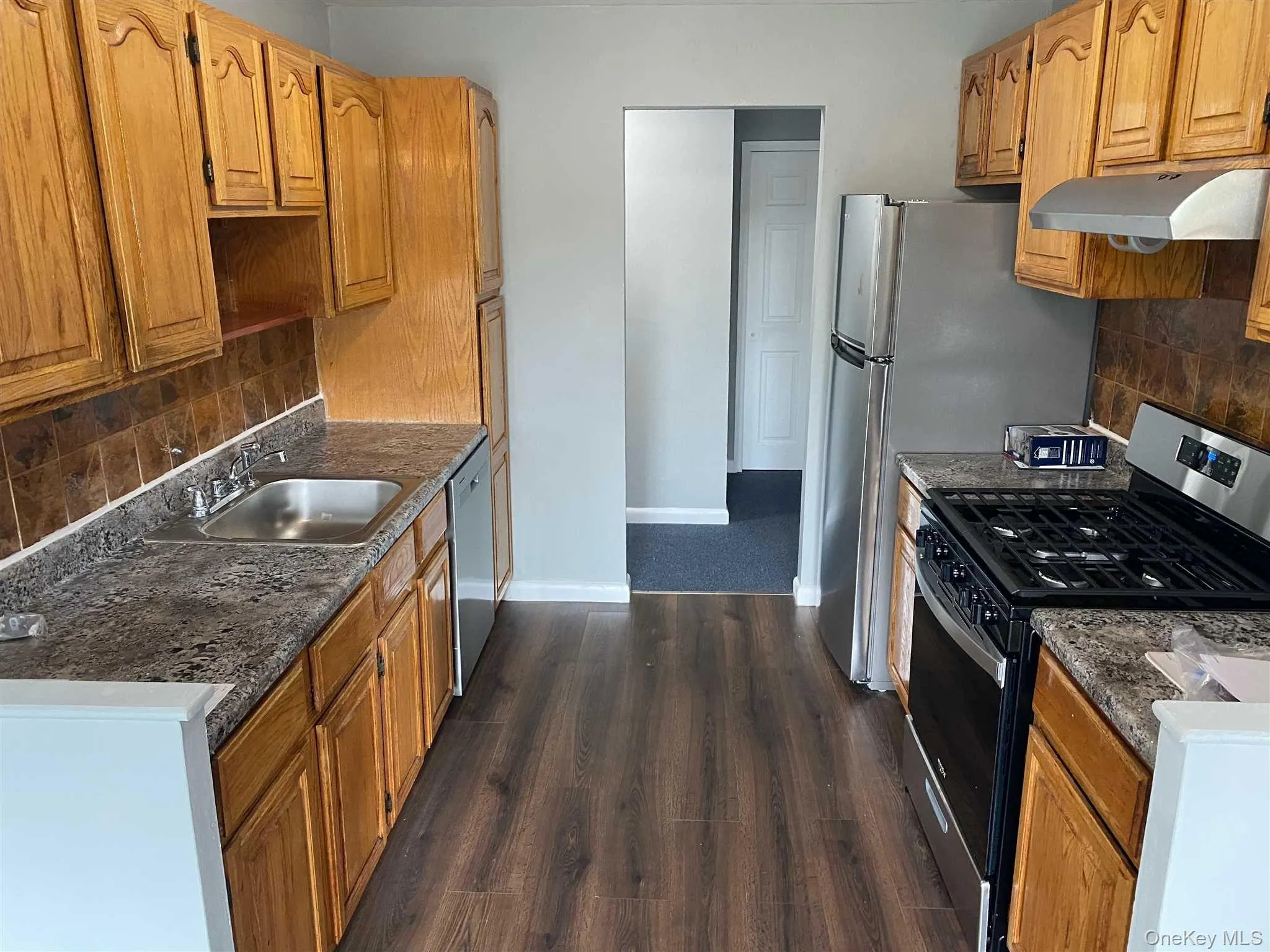 KITCHEN KITCHEN