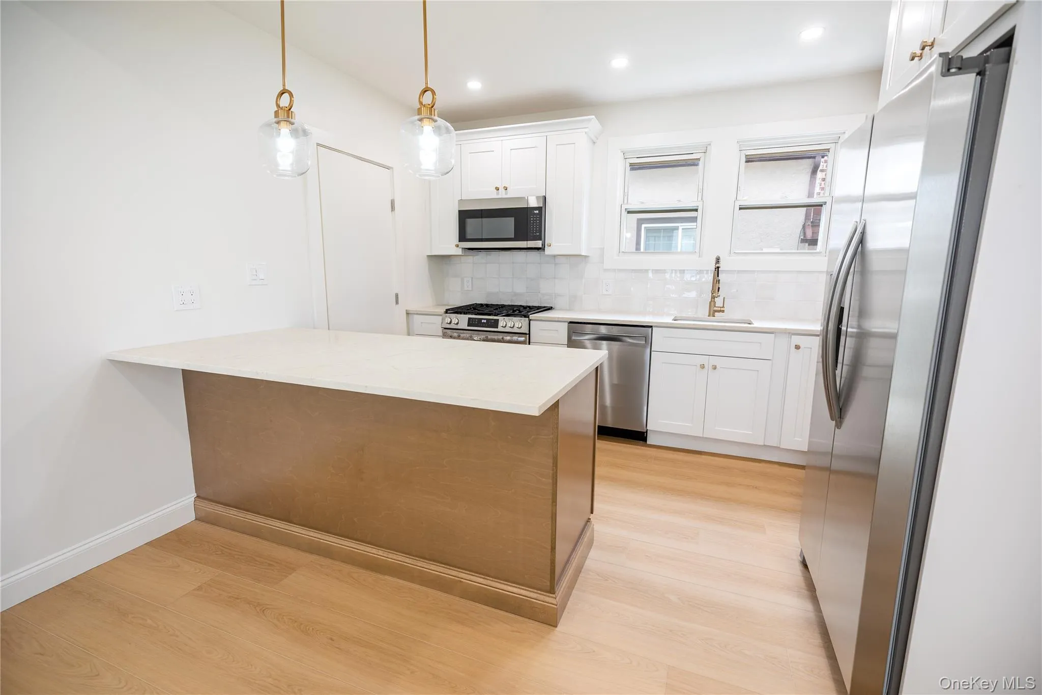 28 Cammerer Avenue, Hempstead, NY, 3 Bedrooms Bedrooms, 6 Rooms Rooms,2 BathroomsBathrooms,Residential,For Rent,Cammerer,0,1023374 28 Cammerer Avenue, Hempstead, NY, 3 Bedrooms Bedrooms, 6 Rooms Rooms,2 BathroomsBathrooms,Residential,For Rent,Cammerer,0,1023374