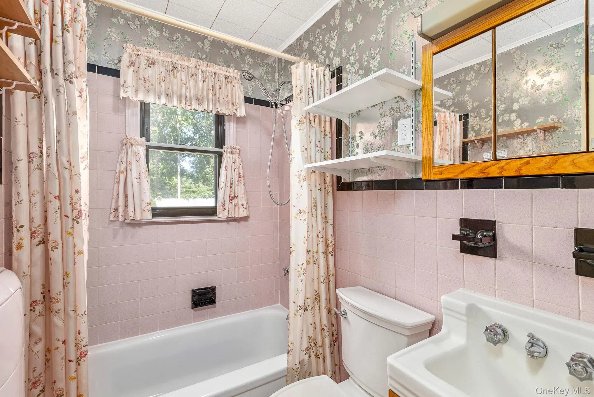 16 Ormond Place, Brookhaven, NY, 4 Bedrooms Bedrooms, 7 Rooms Rooms,1 BathroomBathrooms,Residential,For Rent,Ormond,0,1023376 16 Ormond Place, Brookhaven, NY, 4 Bedrooms Bedrooms, 7 Rooms Rooms,1 BathroomBathrooms,Residential,For Rent,Ormond,0,1023376