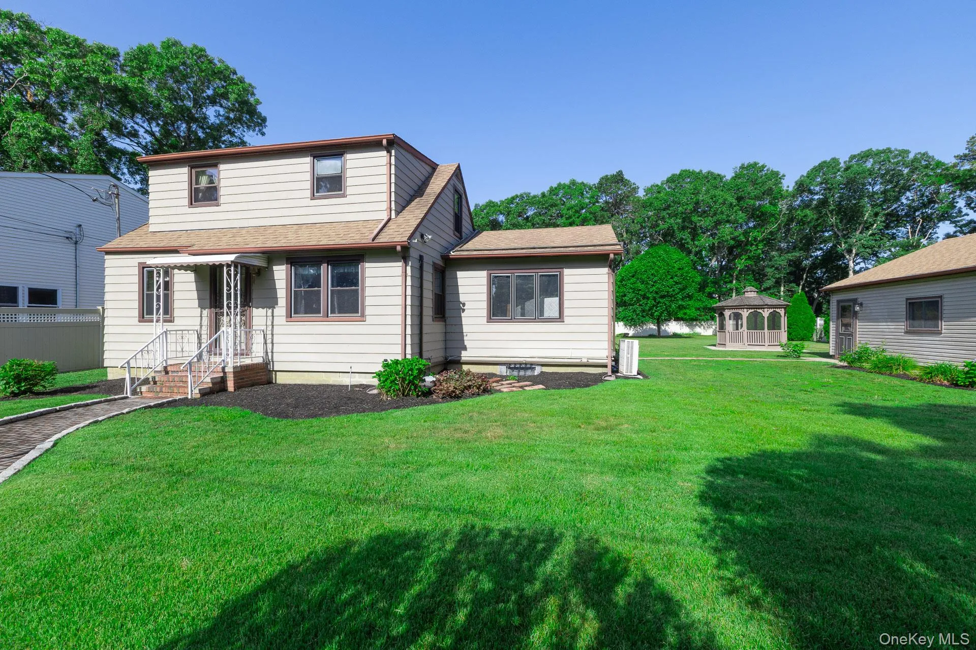 16 Ormond Place, Brookhaven, NY, 4 Bedrooms Bedrooms, 7 Rooms Rooms,1 BathroomBathrooms,Residential,For Rent,Ormond,0,1023376 16 Ormond Place, Brookhaven, NY, 4 Bedrooms Bedrooms, 7 Rooms Rooms,1 BathroomBathrooms,Residential,For Rent,Ormond,0,1023376
