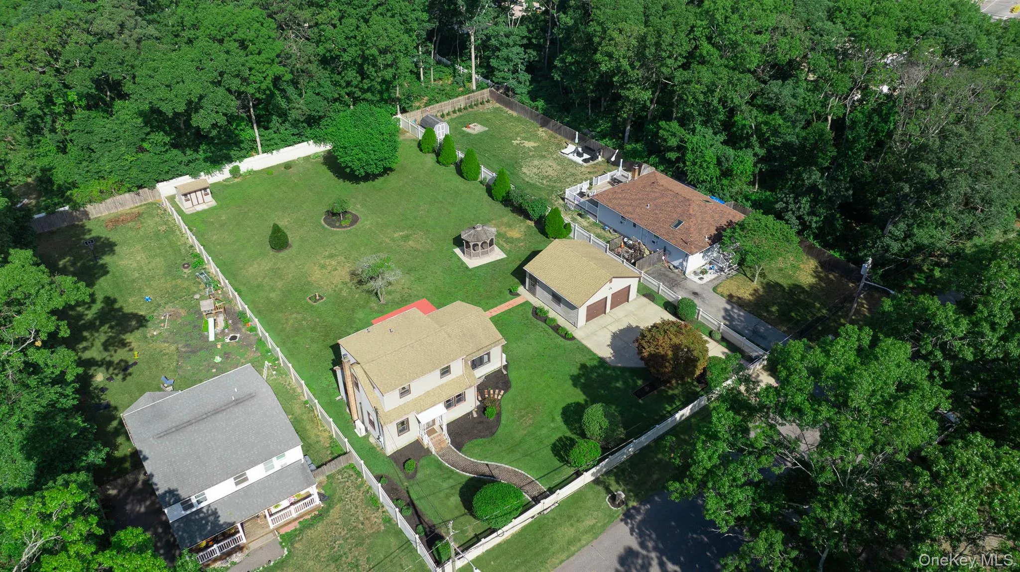16 Ormond Place, Brookhaven, NY, 4 Bedrooms Bedrooms, 7 Rooms Rooms,1 BathroomBathrooms,Residential,For Rent,Ormond,0,1023376 16 Ormond Place, Brookhaven, NY, 4 Bedrooms Bedrooms, 7 Rooms Rooms,1 BathroomBathrooms,Residential,For Rent,Ormond,0,1023376