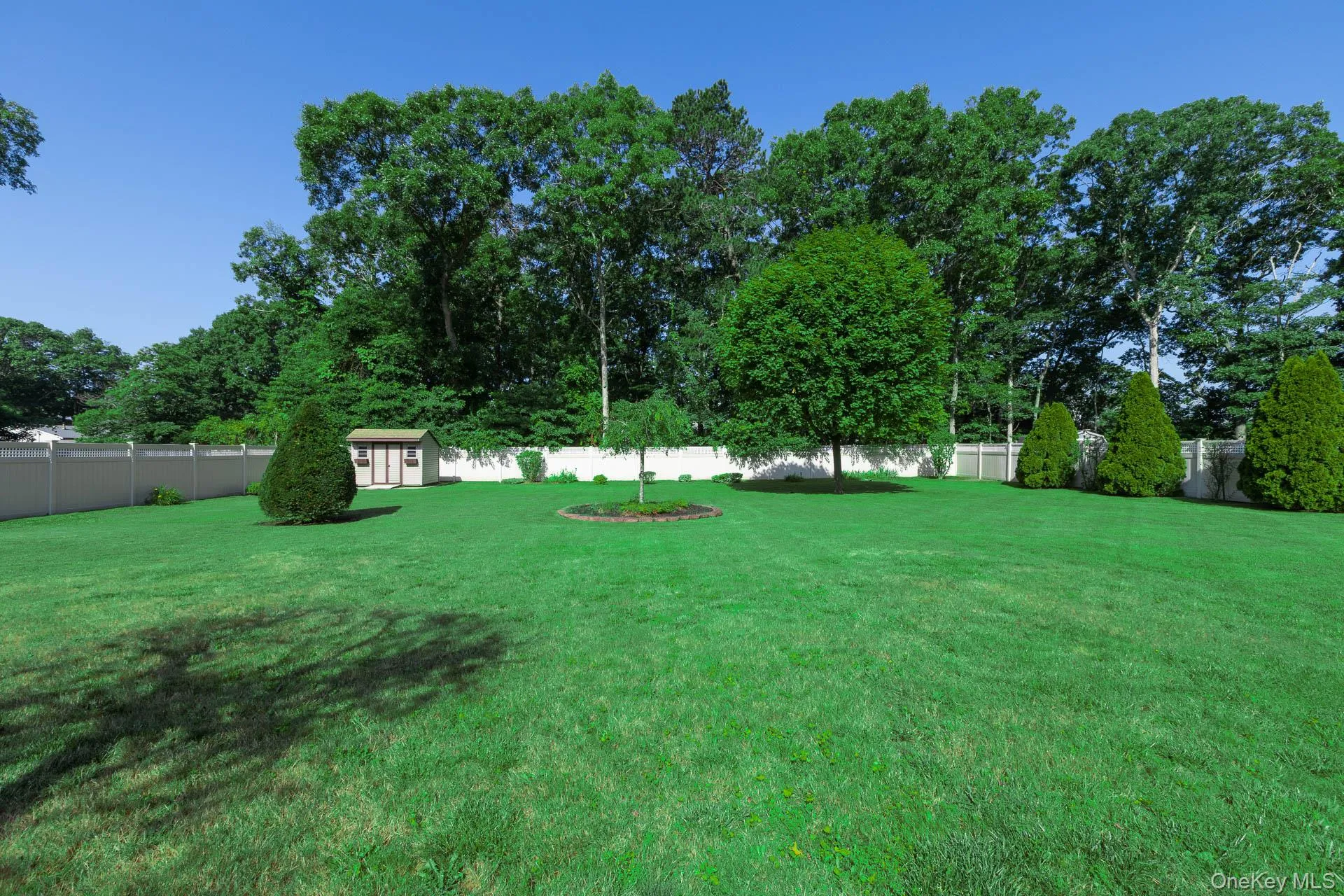 16 Ormond Place, Brookhaven, NY, 4 Bedrooms Bedrooms, 7 Rooms Rooms,1 BathroomBathrooms,Residential,For Rent,Ormond,0,1023376 16 Ormond Place, Brookhaven, NY, 4 Bedrooms Bedrooms, 7 Rooms Rooms,1 BathroomBathrooms,Residential,For Rent,Ormond,0,1023376