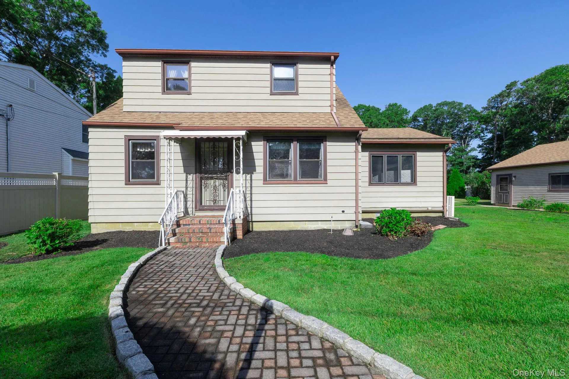 16 Ormond Place, Brookhaven, NY, 4 Bedrooms Bedrooms, 7 Rooms Rooms,1 BathroomBathrooms,Residential,For Rent,Ormond,0,1023376 16 Ormond Place, Brookhaven, NY, 4 Bedrooms Bedrooms, 7 Rooms Rooms,1 BathroomBathrooms,Residential,For Rent,Ormond,0,1023376