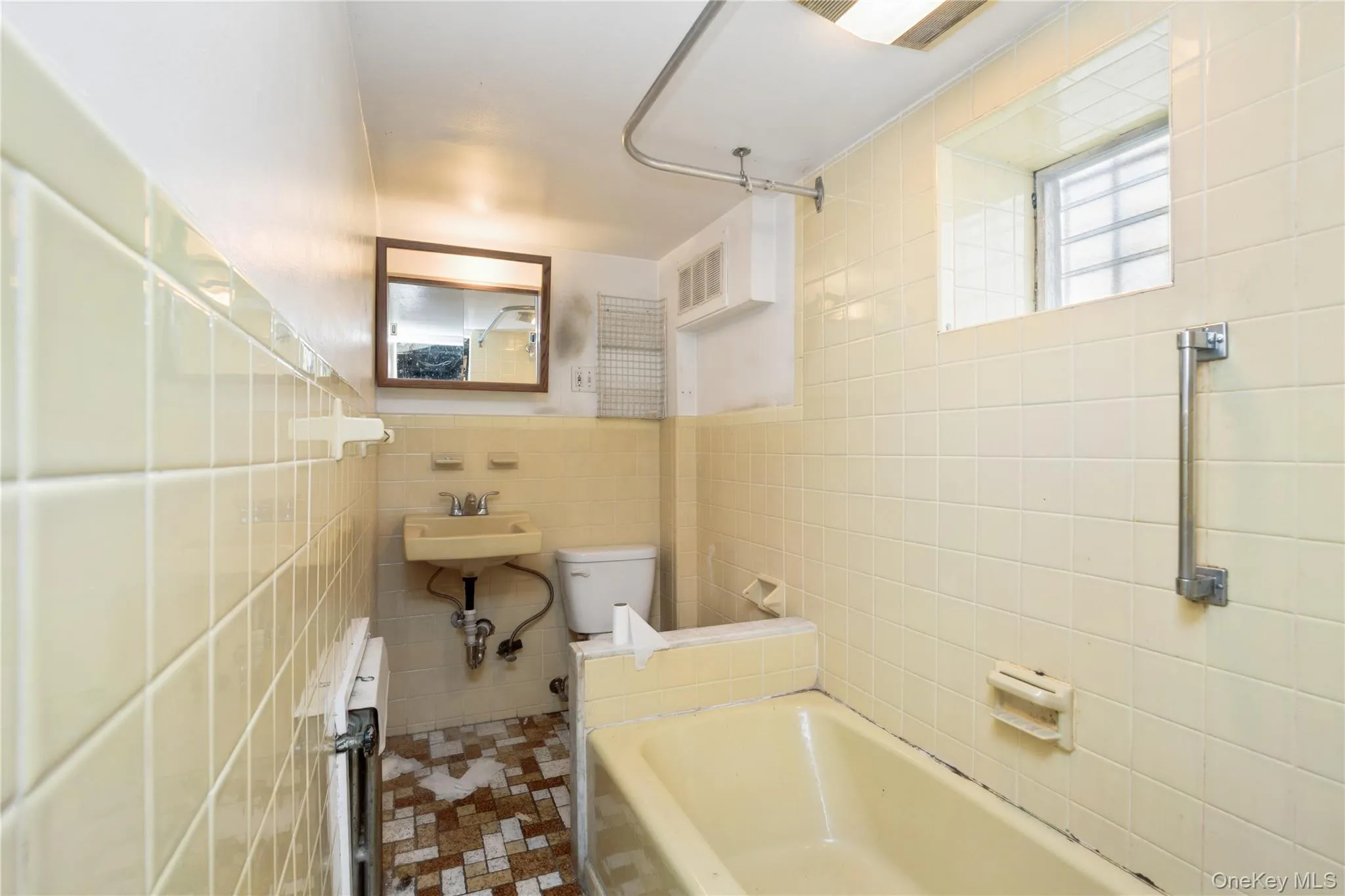 8430 129th Street, New York, NY, 3 Bedrooms Bedrooms, 7 Rooms Rooms,2 BathroomsBathrooms,Residential,For Rent,129th,0,1023377 8430 129th Street, New York, NY, 3 Bedrooms Bedrooms, 7 Rooms Rooms,2 BathroomsBathrooms,Residential,For Rent,129th,0,1023377