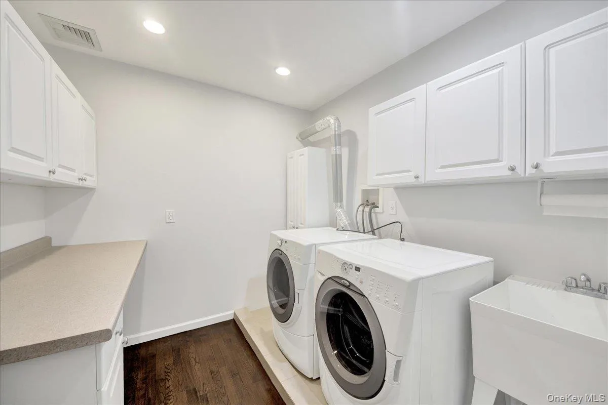 20 Plymouth Road, Greenburgh, NY, 5 Bedrooms Bedrooms, 9 Rooms Rooms,3 BathroomsBathrooms,Residential Lease,For Rent,Plymouth,0,1023380 20 Plymouth Road, Greenburgh, NY, 5 Bedrooms Bedrooms, 9 Rooms Rooms,3 BathroomsBathrooms,Residential Lease,For Rent,Plymouth,0,1023380