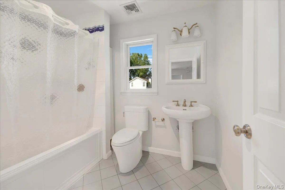 20 Plymouth Road, Greenburgh, NY, 5 Bedrooms Bedrooms, 9 Rooms Rooms,3 BathroomsBathrooms,Residential Lease,For Rent,Plymouth,0,1023380 20 Plymouth Road, Greenburgh, NY, 5 Bedrooms Bedrooms, 9 Rooms Rooms,3 BathroomsBathrooms,Residential Lease,For Rent,Plymouth,0,1023380