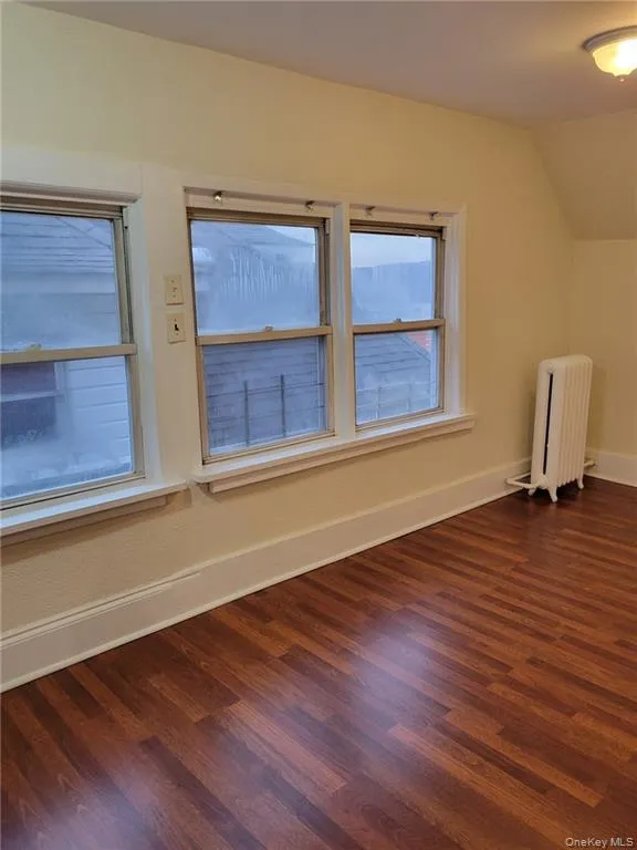 412 Warburton Avenue, Yonkers, NY, 2 Bedrooms Bedrooms, 5 Rooms Rooms,1 BathroomBathrooms,Residential Lease,For Rent,Warburton,0,1023384 412 Warburton Avenue, Yonkers, NY, 2 Bedrooms Bedrooms, 5 Rooms Rooms,1 BathroomBathrooms,Residential Lease,For Rent,Warburton,0,1023384