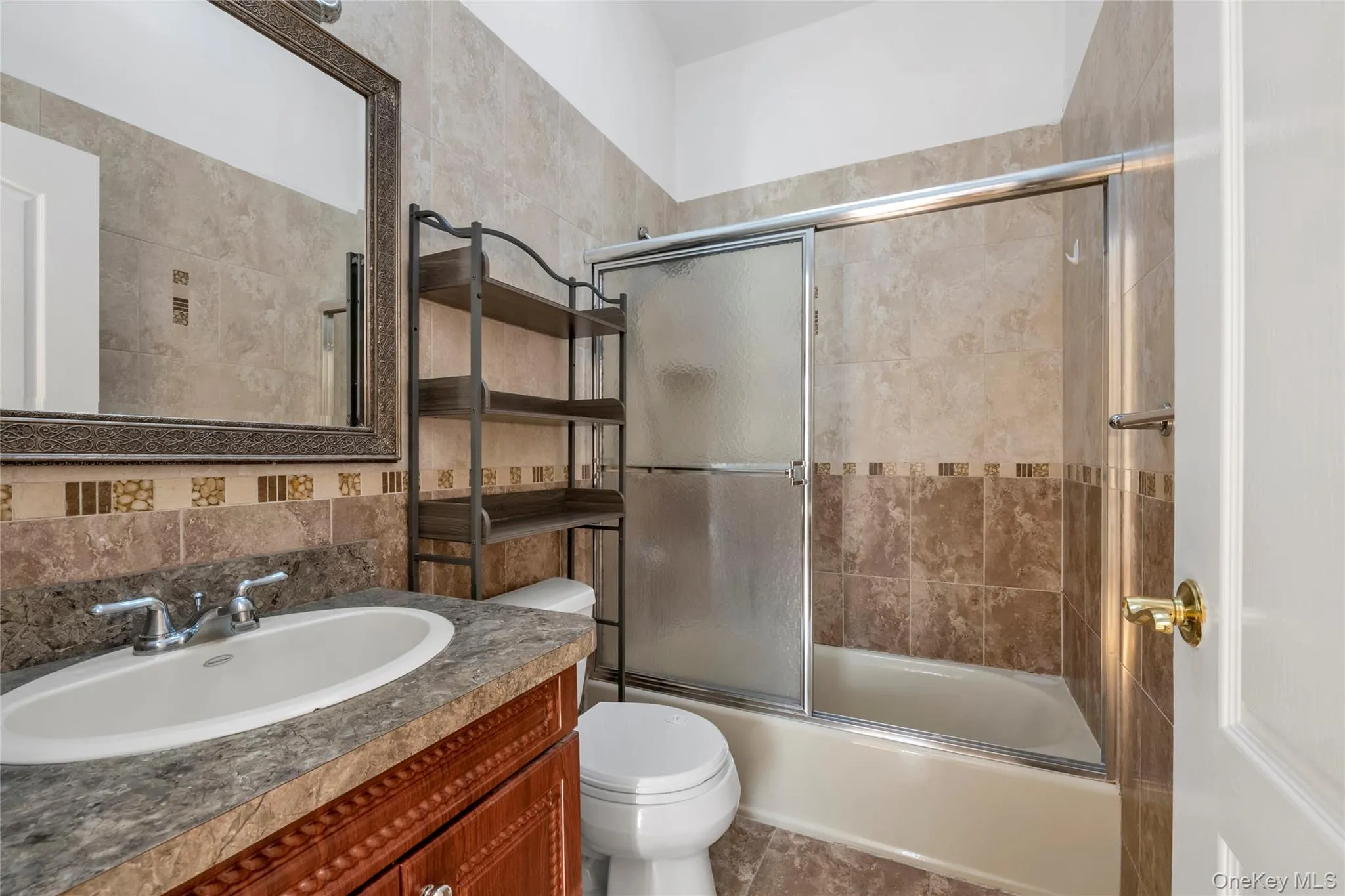 38 Sintsink Drive, North Hempstead, NY, 3 Bedrooms Bedrooms, 5 Rooms Rooms,2 BathroomsBathrooms,Residential Lease,For Rent,Sintsink,0,1023390 38 Sintsink Drive, North Hempstead, NY, 3 Bedrooms Bedrooms, 5 Rooms Rooms,2 BathroomsBathrooms,Residential Lease,For Rent,Sintsink,0,1023390