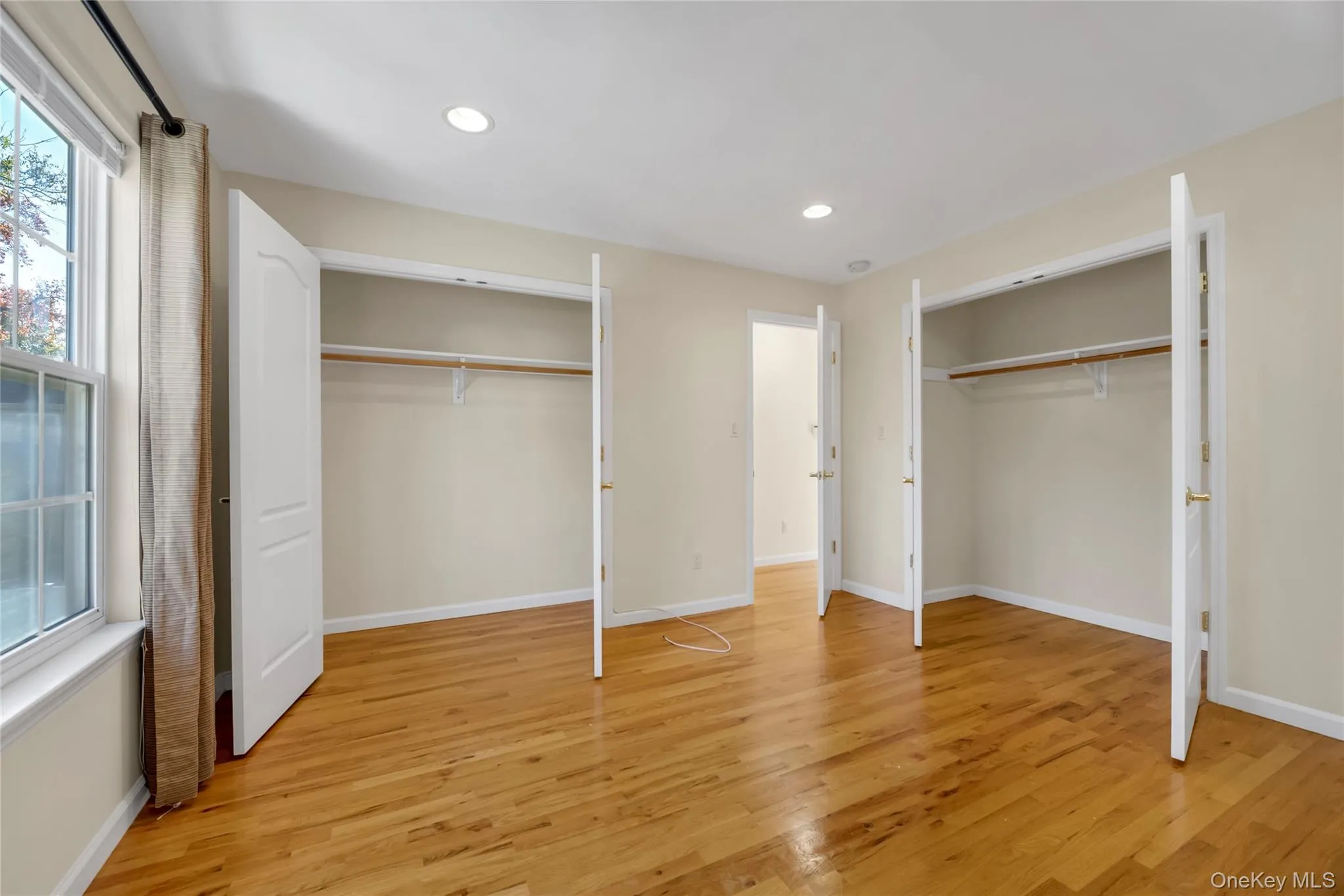 38 Sintsink Drive, North Hempstead, NY, 3 Bedrooms Bedrooms, 5 Rooms Rooms,2 BathroomsBathrooms,Residential Lease,For Rent,Sintsink,0,1023390 38 Sintsink Drive, North Hempstead, NY, 3 Bedrooms Bedrooms, 5 Rooms Rooms,2 BathroomsBathrooms,Residential Lease,For Rent,Sintsink,0,1023390