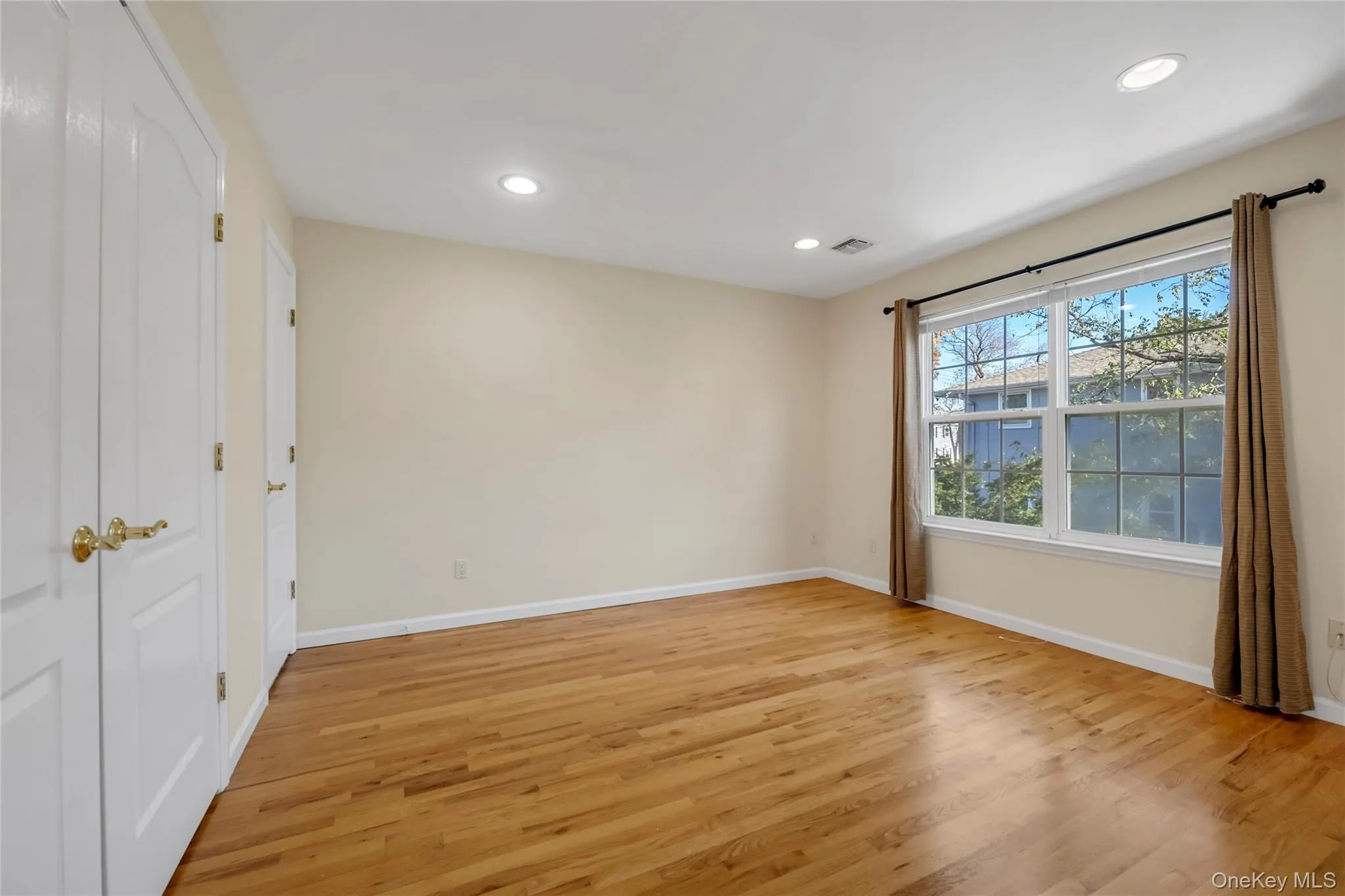 38 Sintsink Drive, North Hempstead, NY, 3 Bedrooms Bedrooms, 5 Rooms Rooms,2 BathroomsBathrooms,Residential Lease,For Rent,Sintsink,0,1023390 38 Sintsink Drive, North Hempstead, NY, 3 Bedrooms Bedrooms, 5 Rooms Rooms,2 BathroomsBathrooms,Residential Lease,For Rent,Sintsink,0,1023390