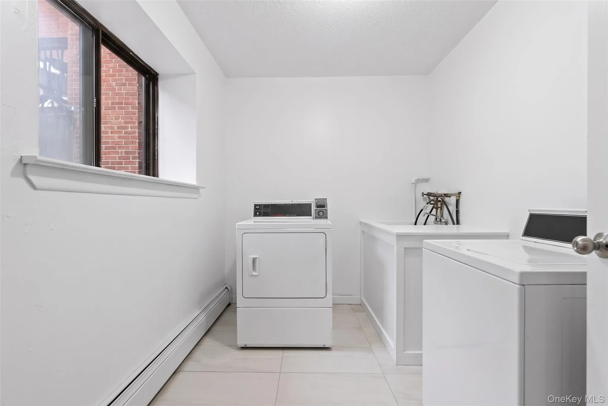 140-44 34th Avenue, New York, NY, 2 Bedrooms Bedrooms, 6 Rooms Rooms,2 BathroomsBathrooms,Residential,For Rent,34th,0,1023392 140-44 34th Avenue, New York, NY, 2 Bedrooms Bedrooms, 6 Rooms Rooms,2 BathroomsBathrooms,Residential,For Rent,34th,0,1023392