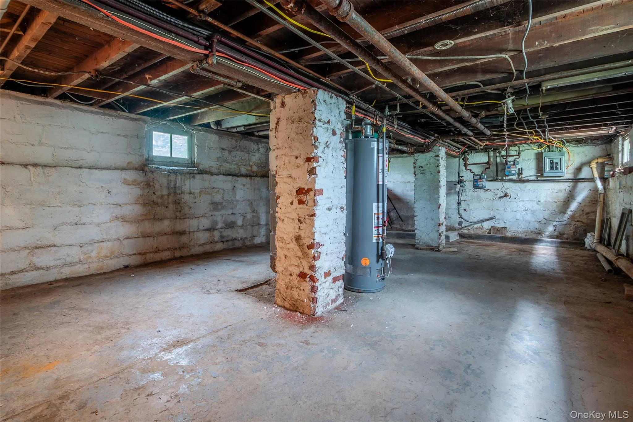 Full basement for plenty of storage Full basement for plenty of storage