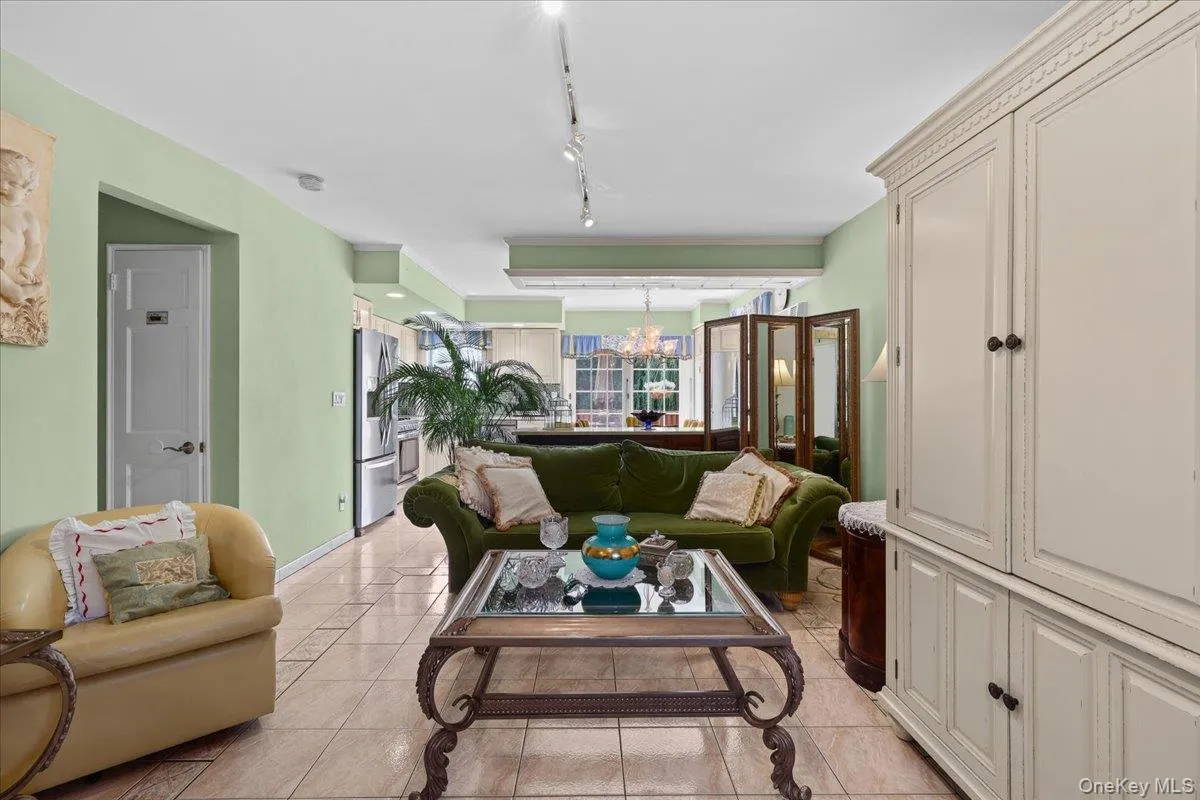 1415 Reed Place, New York, NY, 3 Bedrooms Bedrooms, 6 Rooms Rooms,1 BathroomBathrooms,Residential,For Rent,Reed,0,1023404 1415 Reed Place, New York, NY, 3 Bedrooms Bedrooms, 6 Rooms Rooms,1 BathroomBathrooms,Residential,For Rent,Reed,0,1023404