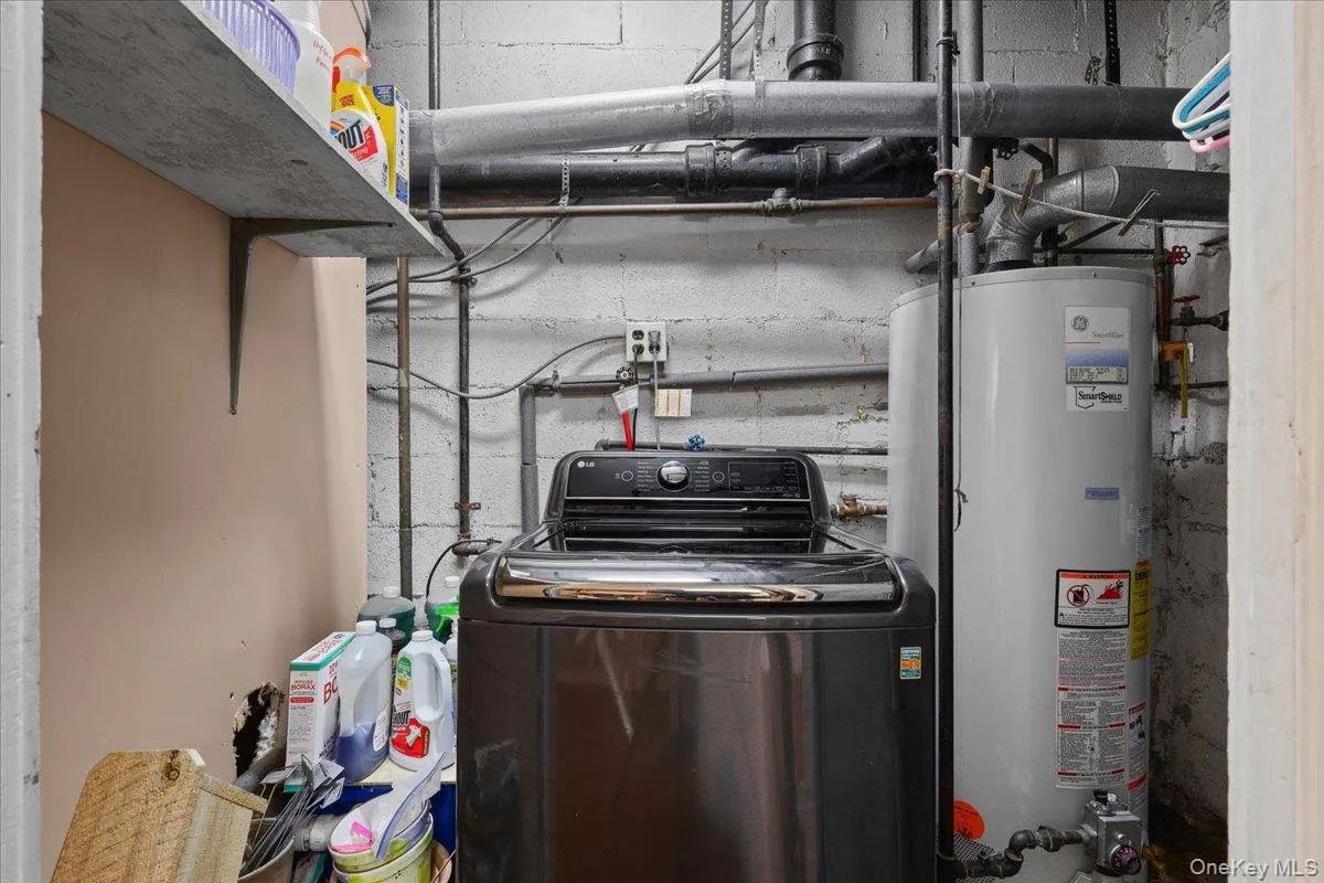 1415 Reed Place, New York, NY, 3 Bedrooms Bedrooms, 6 Rooms Rooms,1 BathroomBathrooms,Residential,For Rent,Reed,0,1023404 1415 Reed Place, New York, NY, 3 Bedrooms Bedrooms, 6 Rooms Rooms,1 BathroomBathrooms,Residential,For Rent,Reed,0,1023404