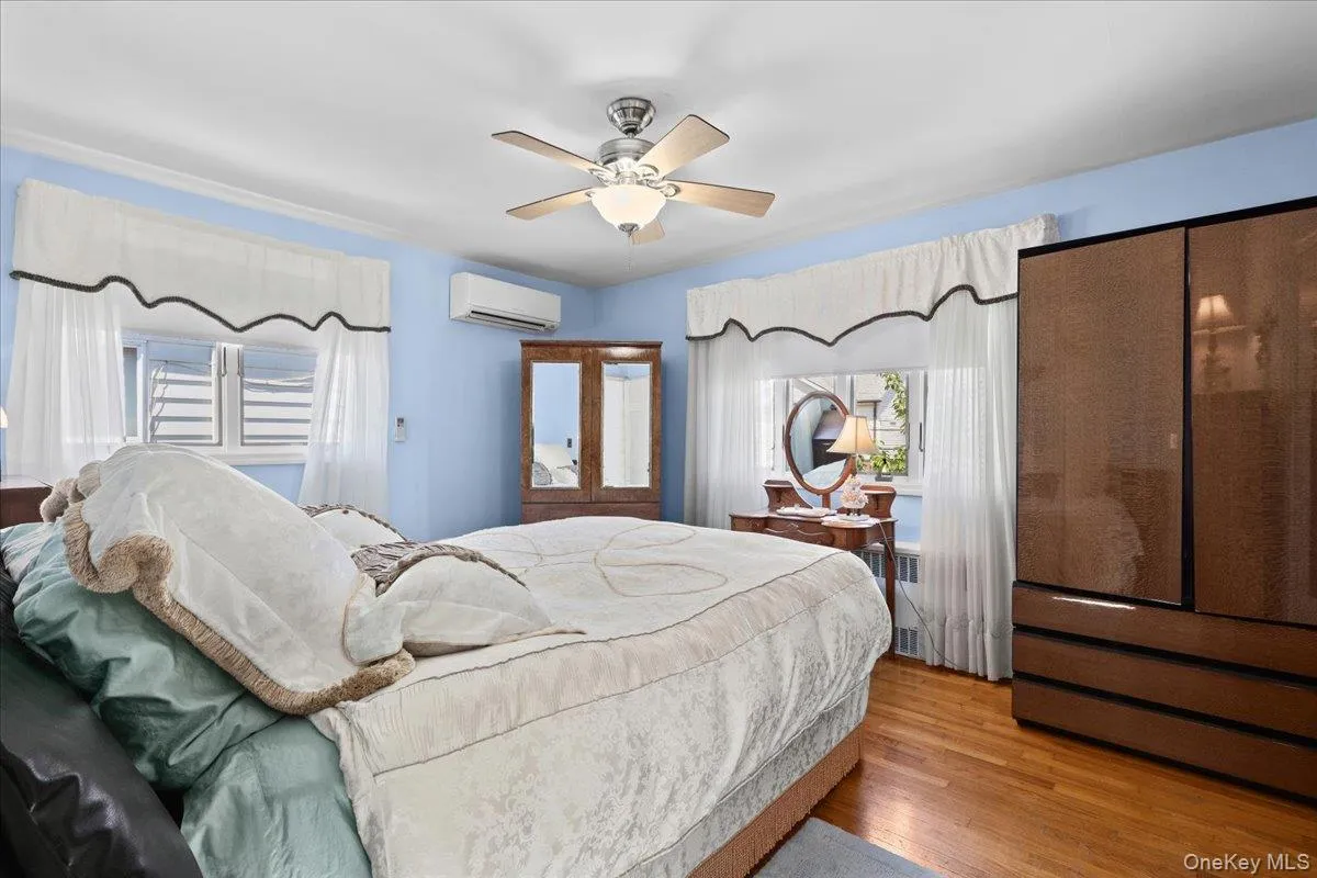 1415 Reed Place, New York, NY, 3 Bedrooms Bedrooms, 6 Rooms Rooms,1 BathroomBathrooms,Residential,For Rent,Reed,0,1023404 1415 Reed Place, New York, NY, 3 Bedrooms Bedrooms, 6 Rooms Rooms,1 BathroomBathrooms,Residential,For Rent,Reed,0,1023404