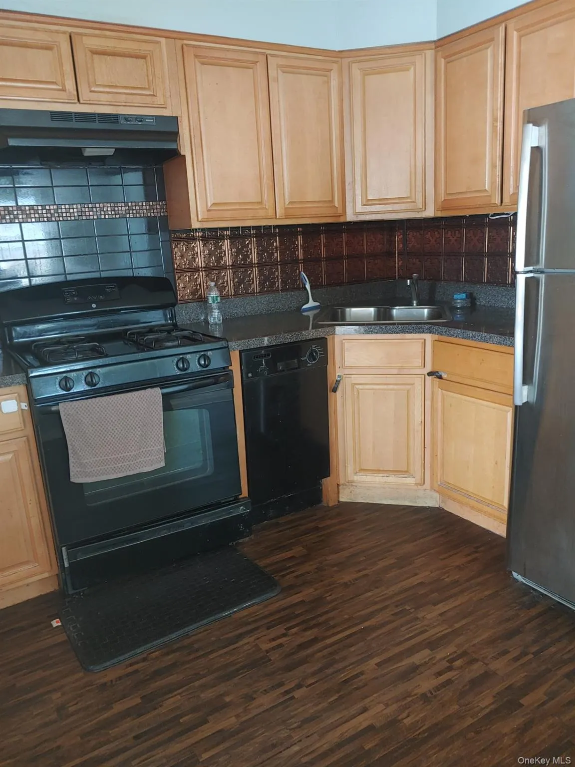 8829 Pontiac, New York, NY, 2 Bedrooms Bedrooms, 5 Rooms Rooms,1 BathroomBathrooms,Residential Lease,For Rent,Pontiac,0,1023406 8829 Pontiac, New York, NY, 2 Bedrooms Bedrooms, 5 Rooms Rooms,1 BathroomBathrooms,Residential Lease,For Rent,Pontiac,0,1023406