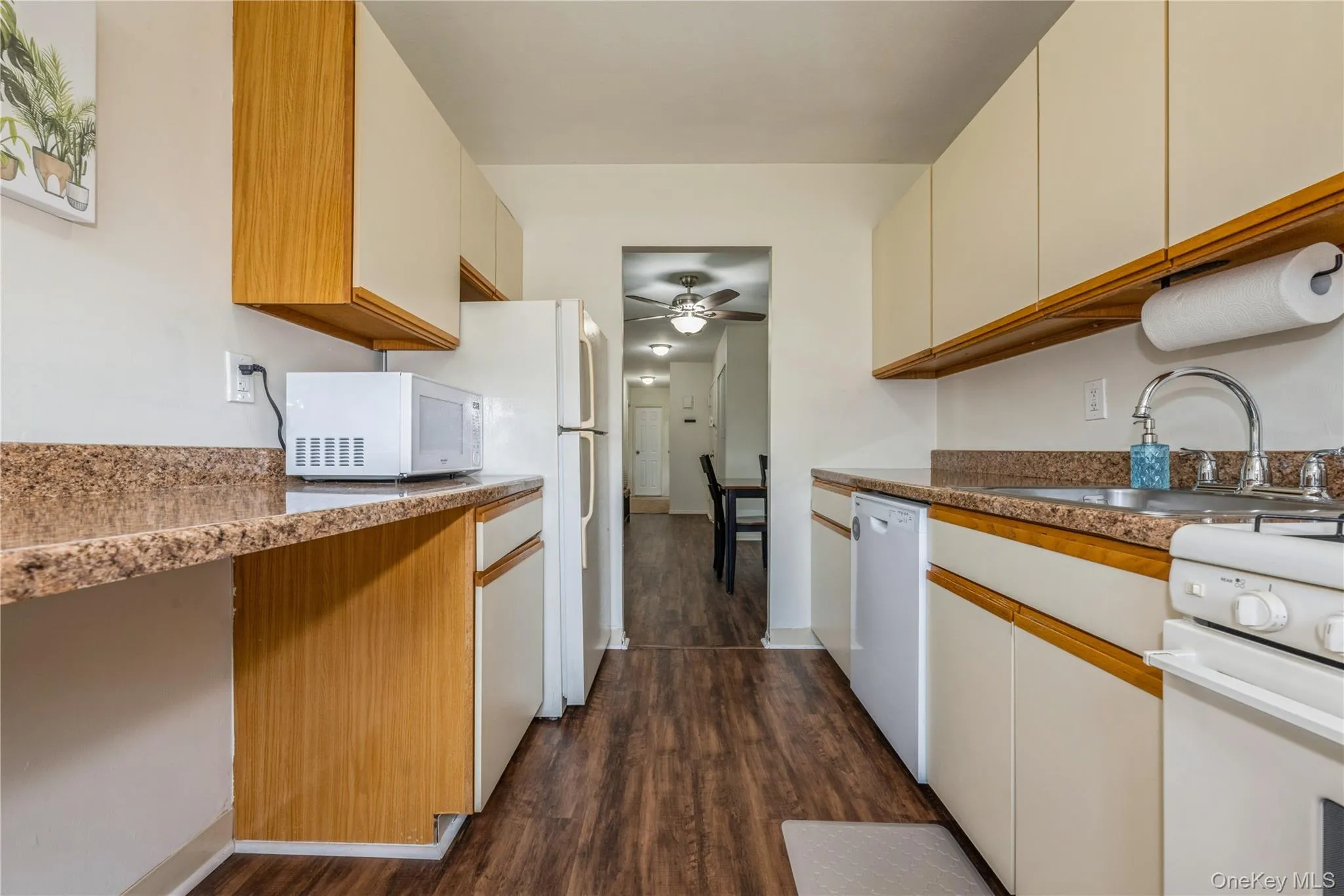 460 Old Town Road, Brookhaven, NY, 2 Bedrooms Bedrooms, 5 Rooms Rooms,1 BathroomBathrooms,Residential,For Rent,Old Town,0,1023408 460 Old Town Road, Brookhaven, NY, 2 Bedrooms Bedrooms, 5 Rooms Rooms,1 BathroomBathrooms,Residential,For Rent,Old Town,0,1023408